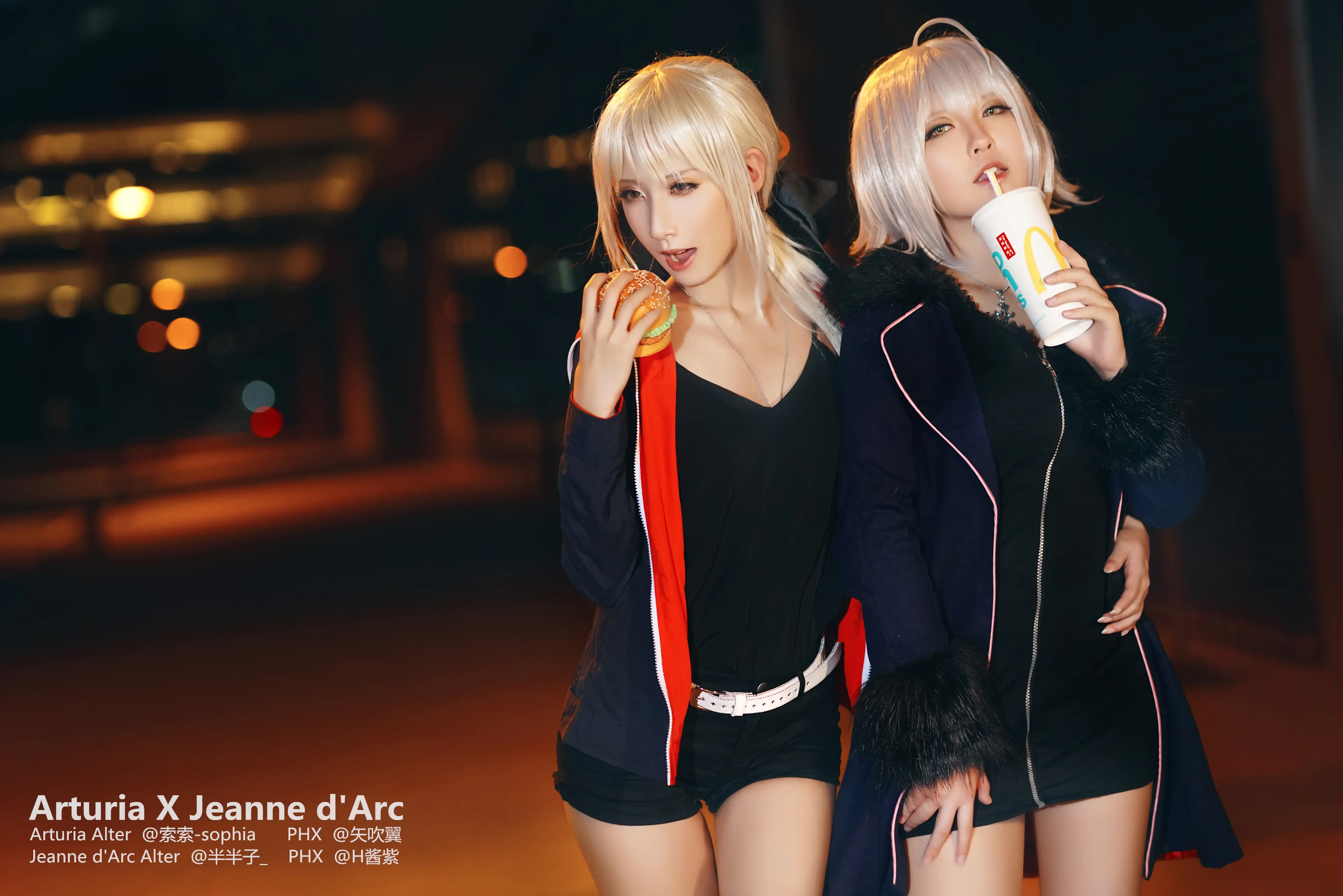 半半子 海边泳装后路灯街拍补完 [9P]