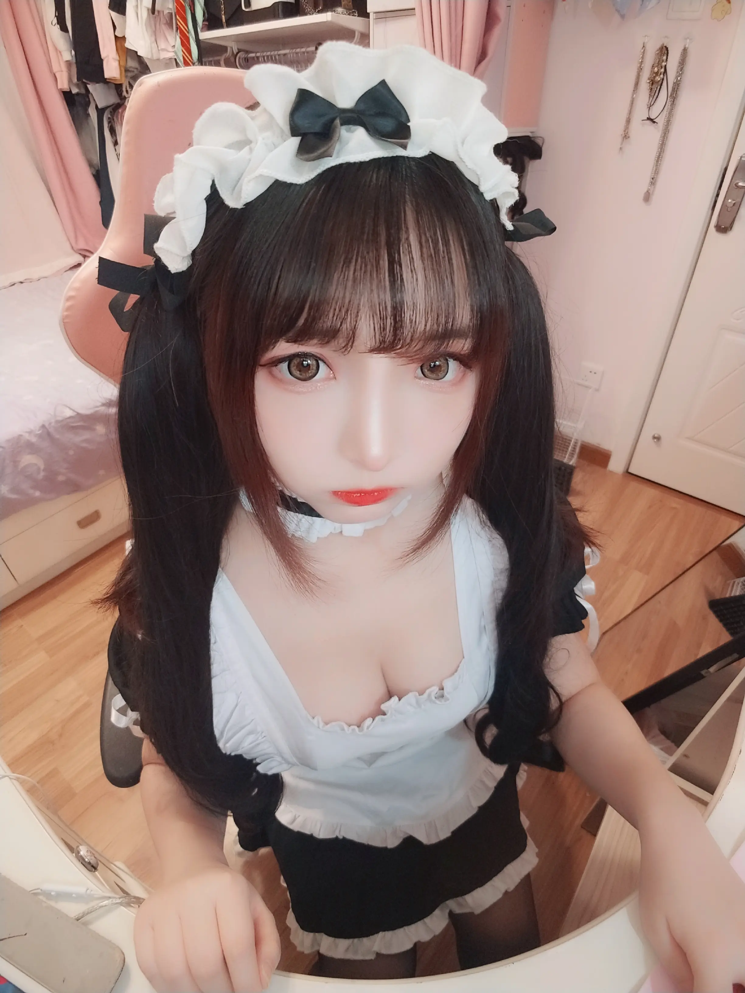 古川 黑丝女仆 [49P]