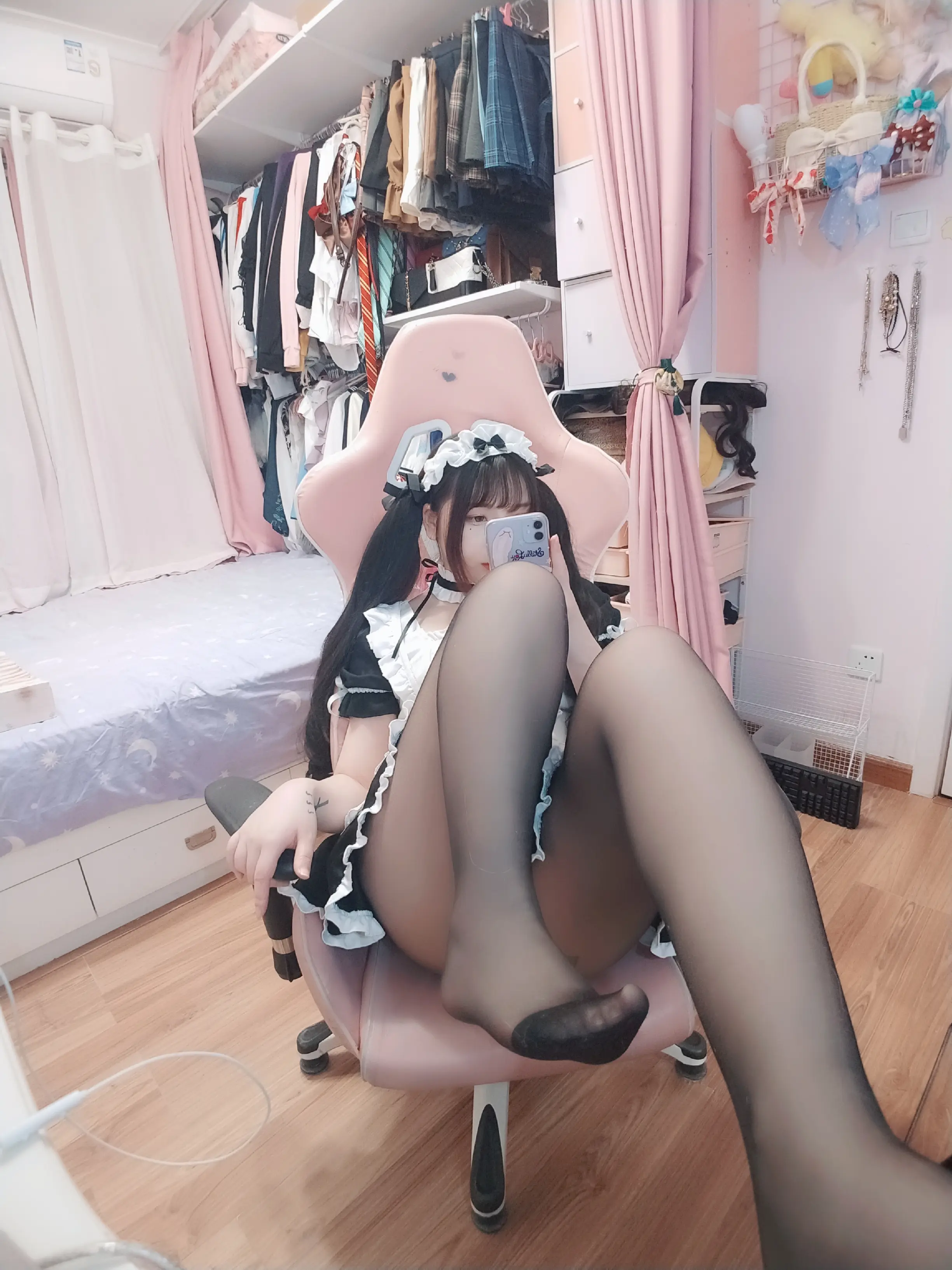 古川 黑丝女仆 [49P]