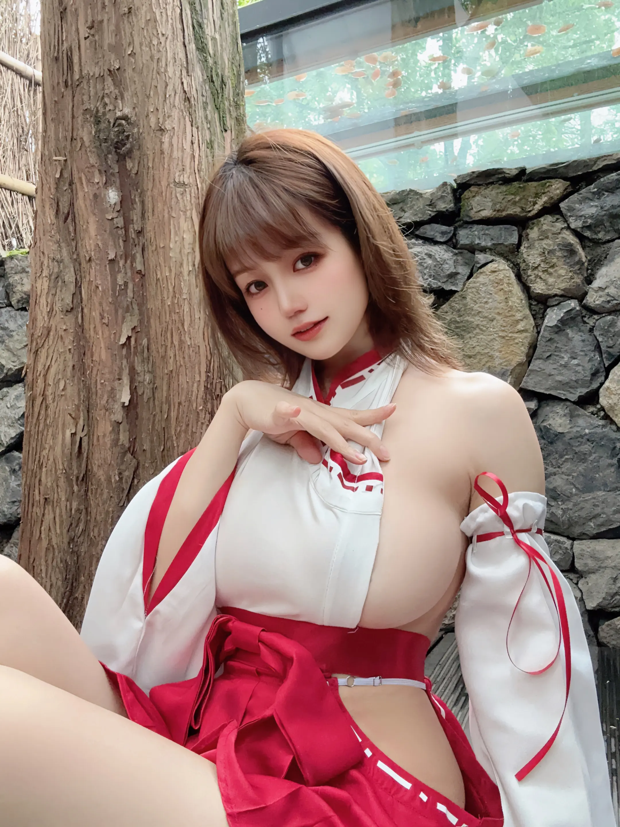 小仓千代w 巫女与汤池 [14P]