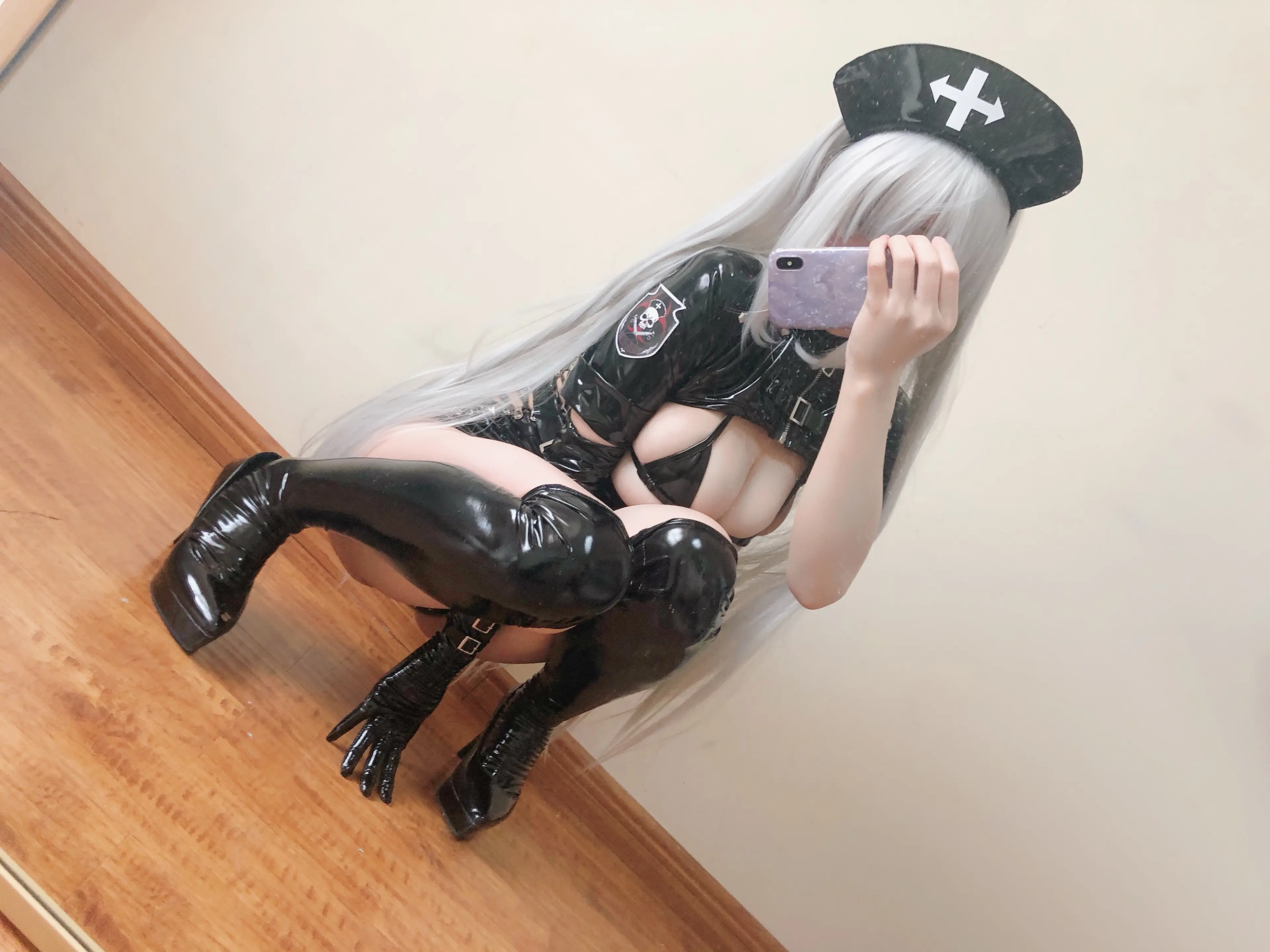 小仓千代w 暗黑护士自拍 [40P]