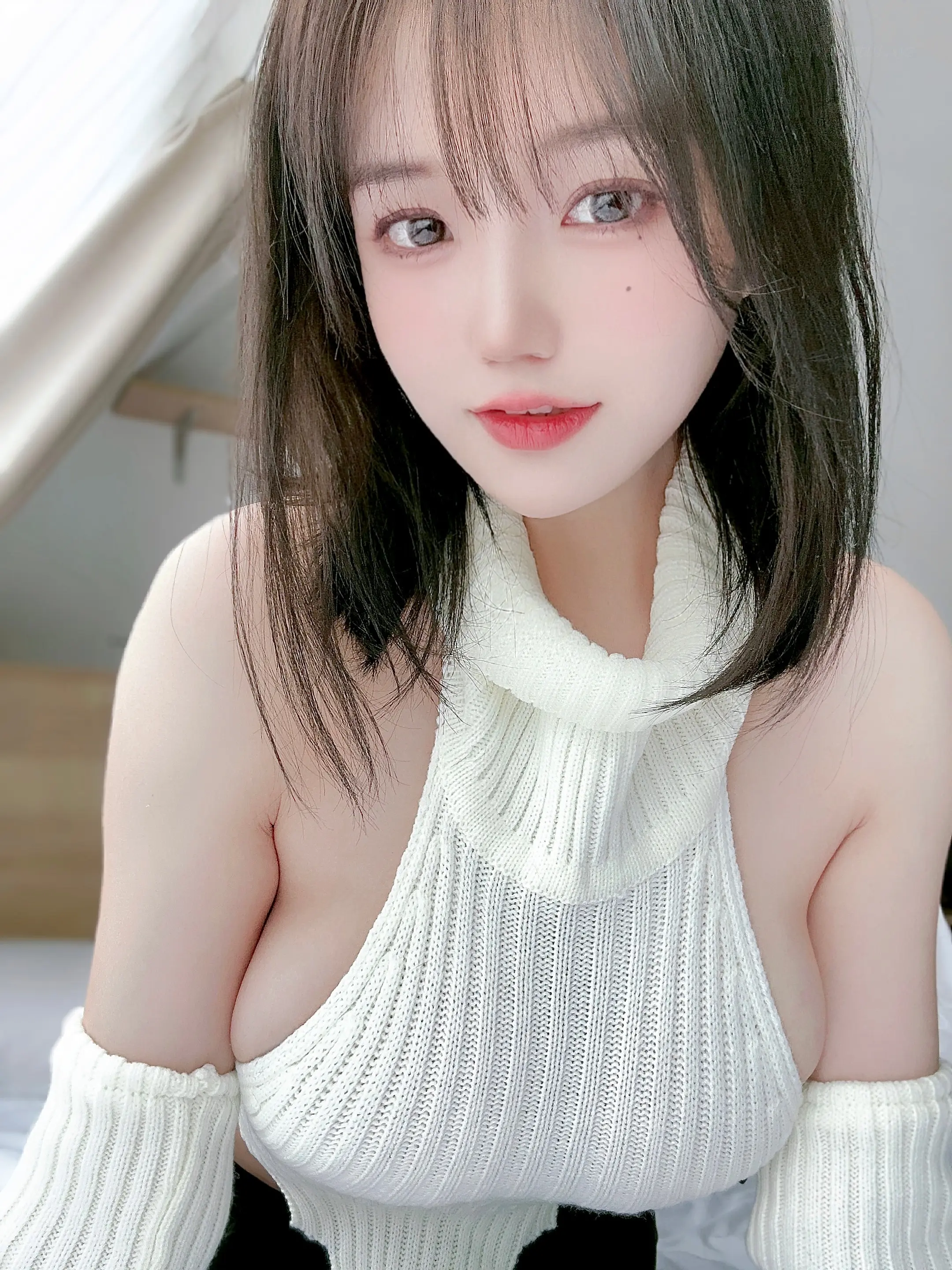 小仓千代w 白色露背毛衣( [14P]