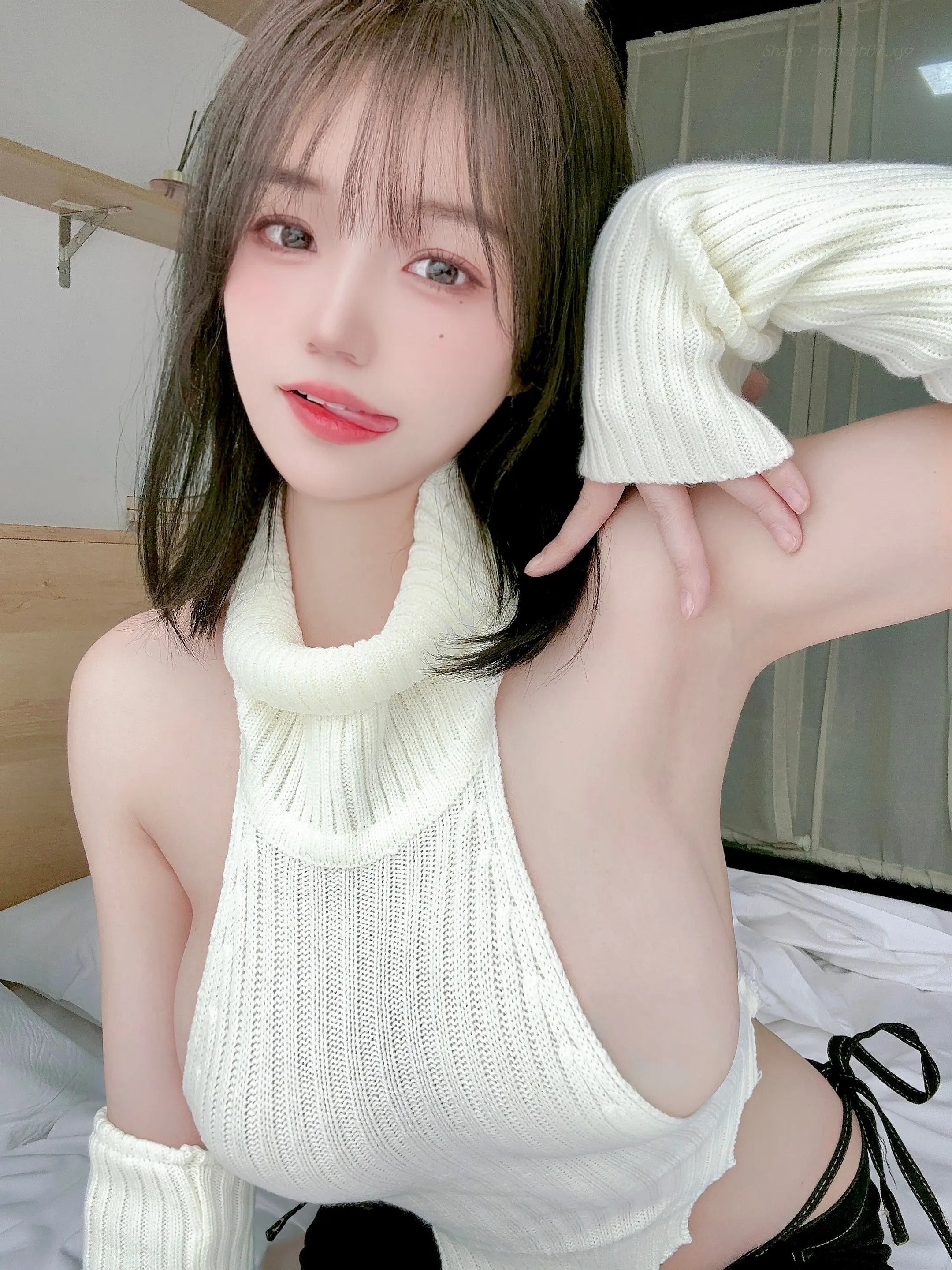 小仓千代w 白色露背毛衣( [14P]