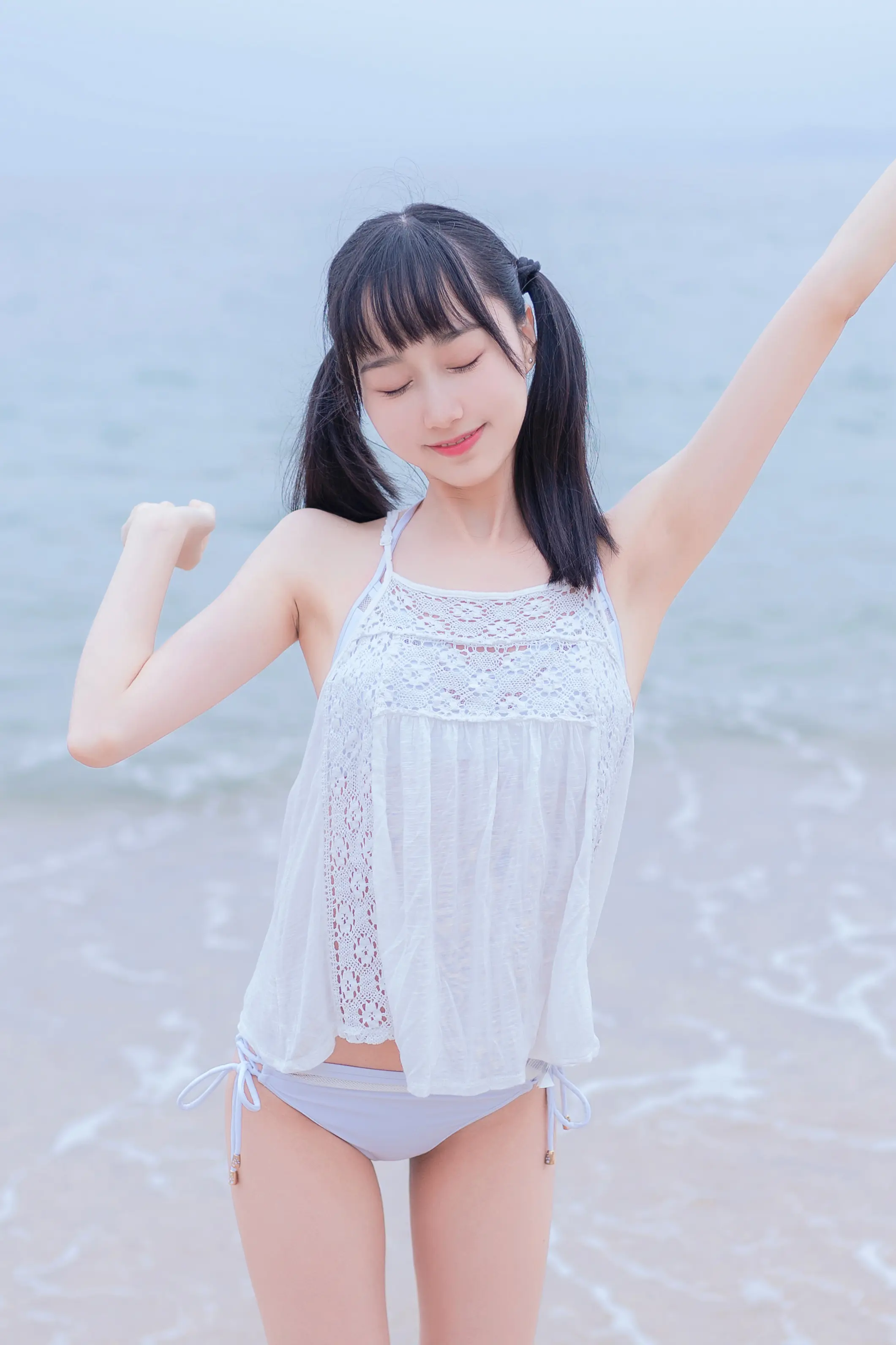 木绵绵 海边白色比基尼 [30P]