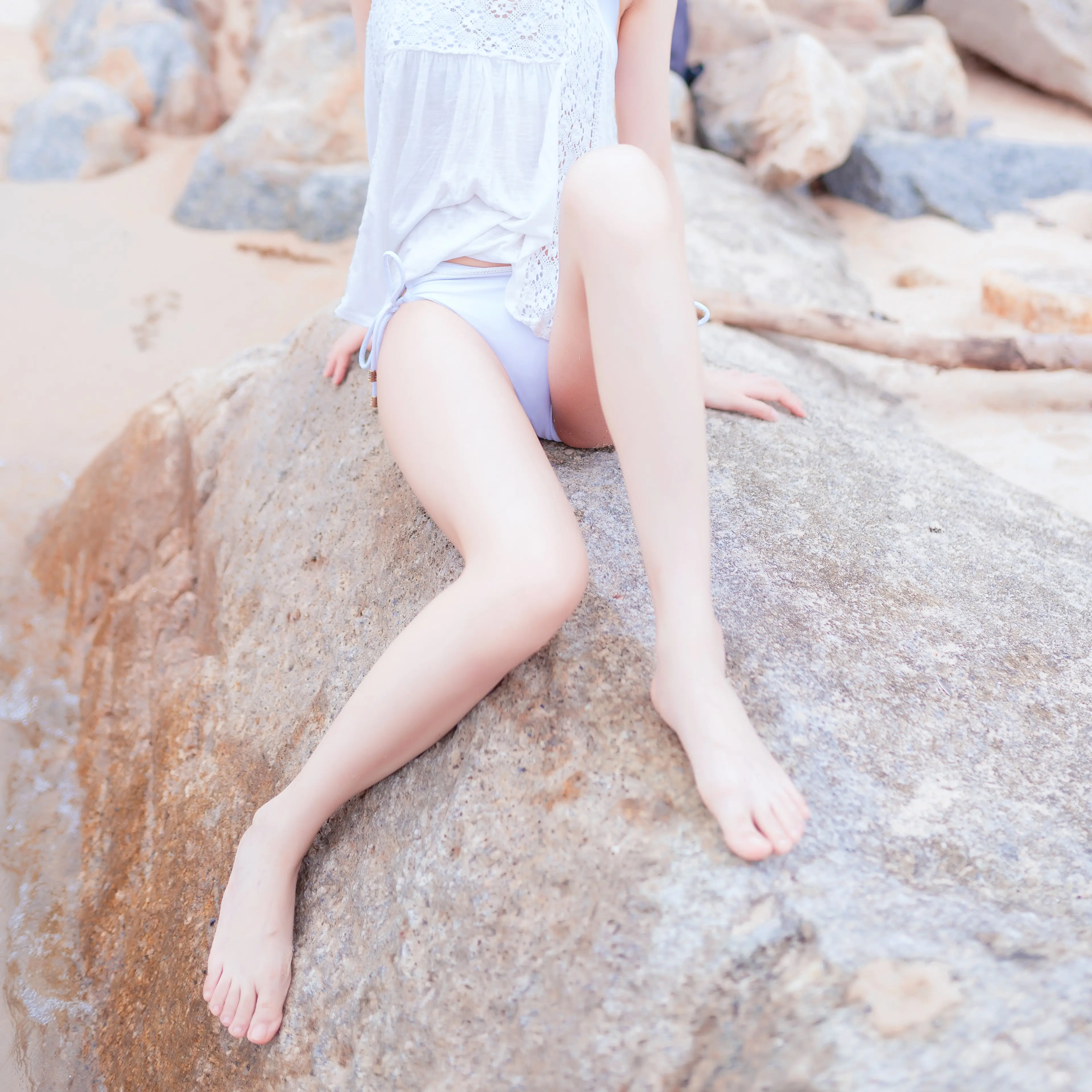 木绵绵 海边白色比基尼 [30P]