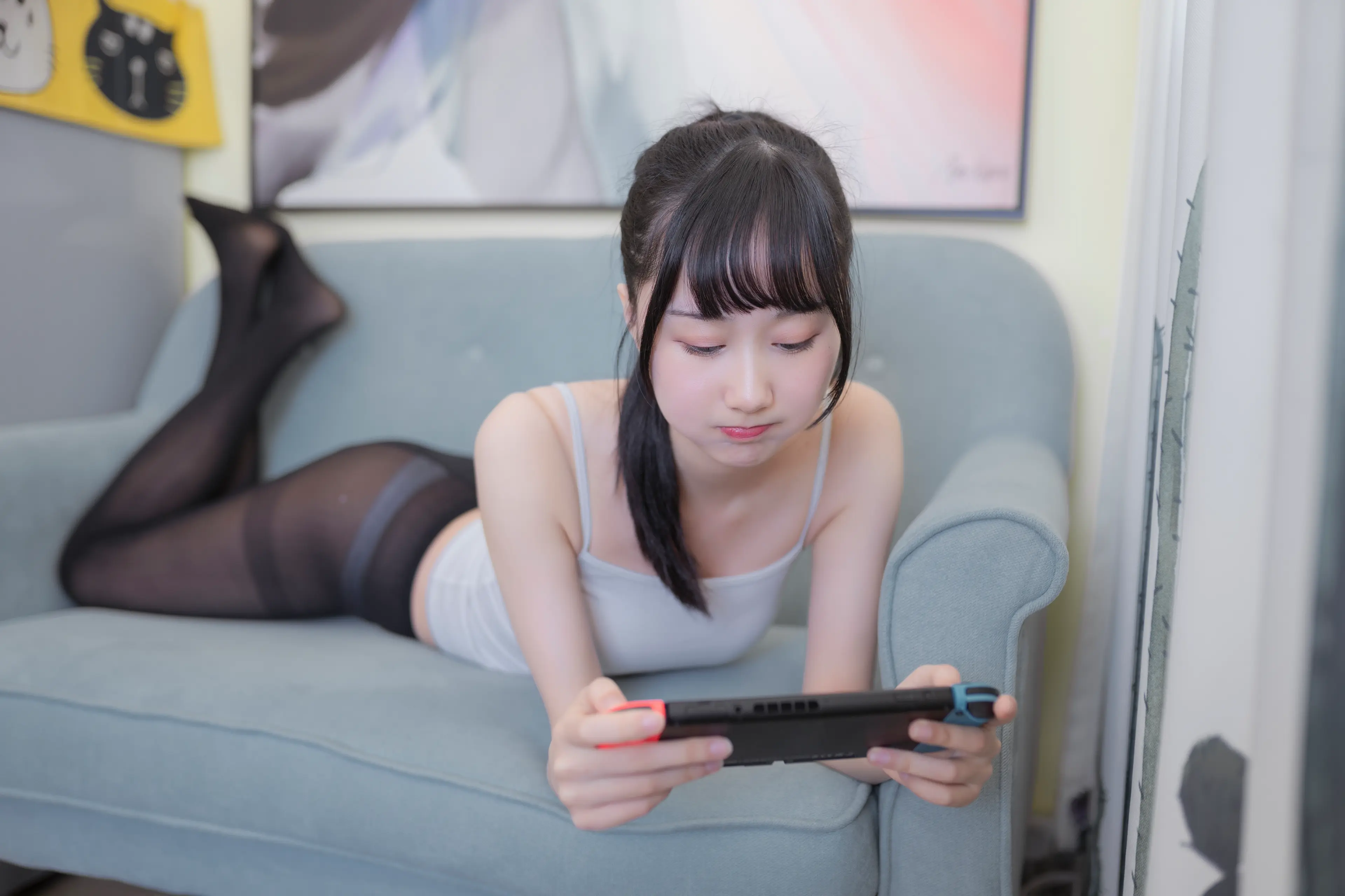 木绵绵 背心黑丝居家写真 [40P]