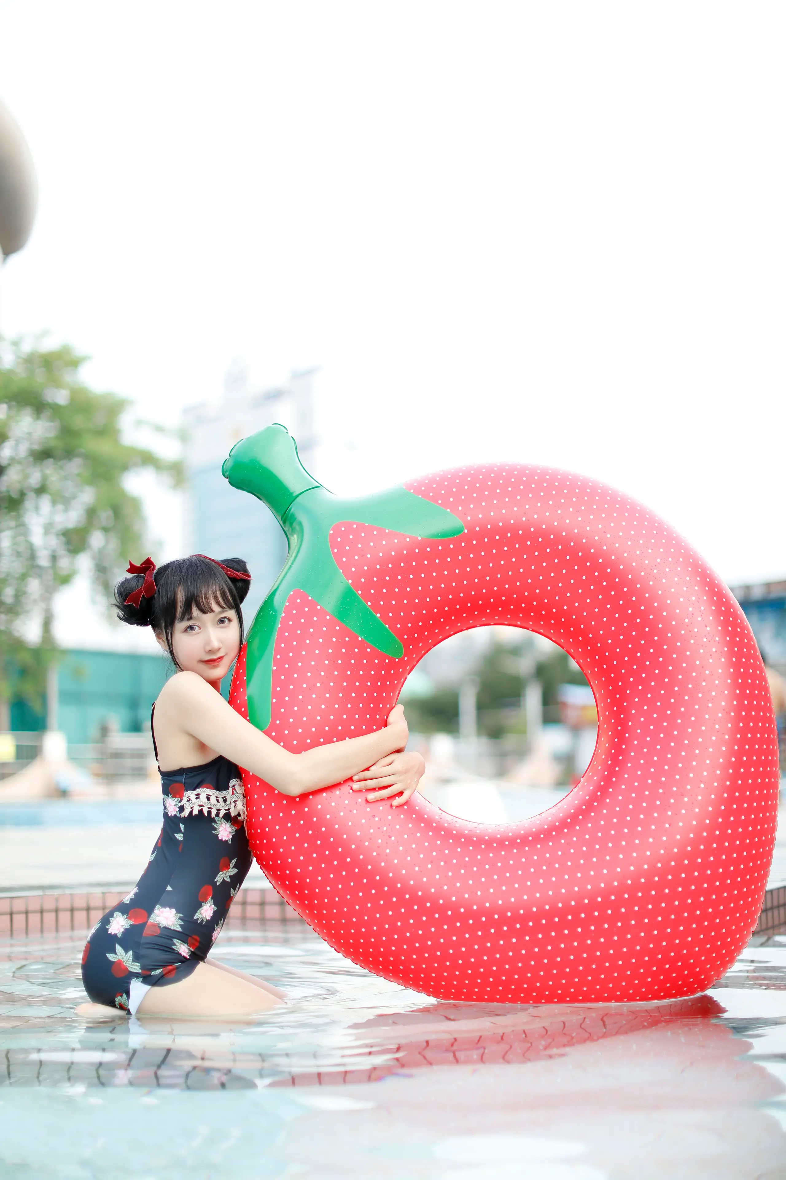 木绵绵 草莓泳衣 [40P]