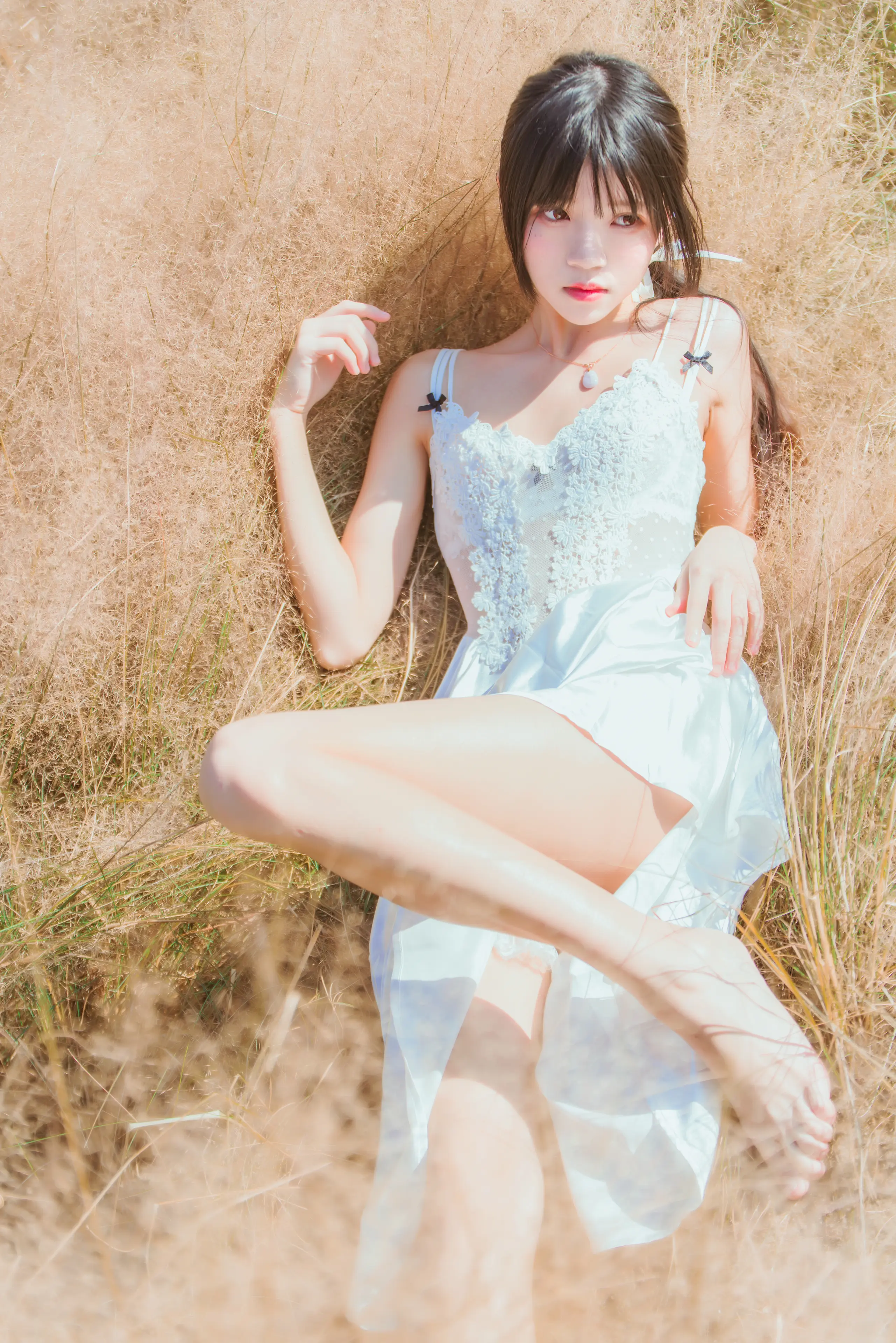 桜桃喵 冬眠 白裙上 [48P]