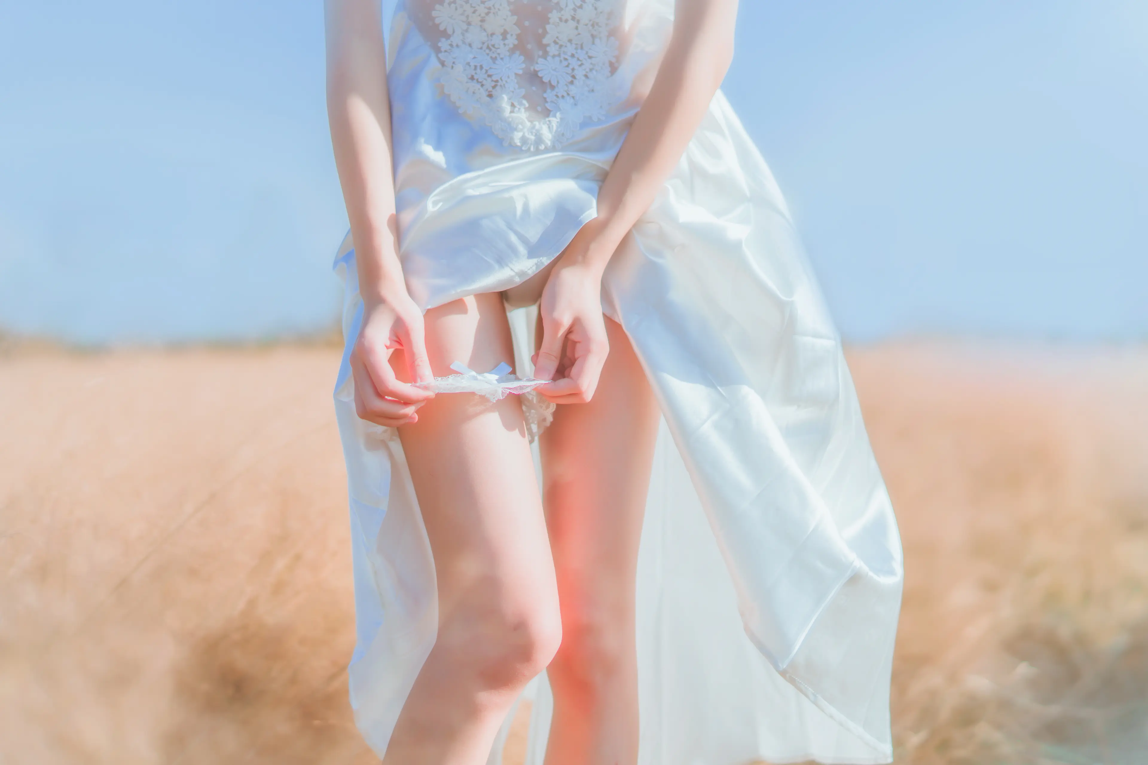 桜桃喵 冬眠 白裙上 [48P]