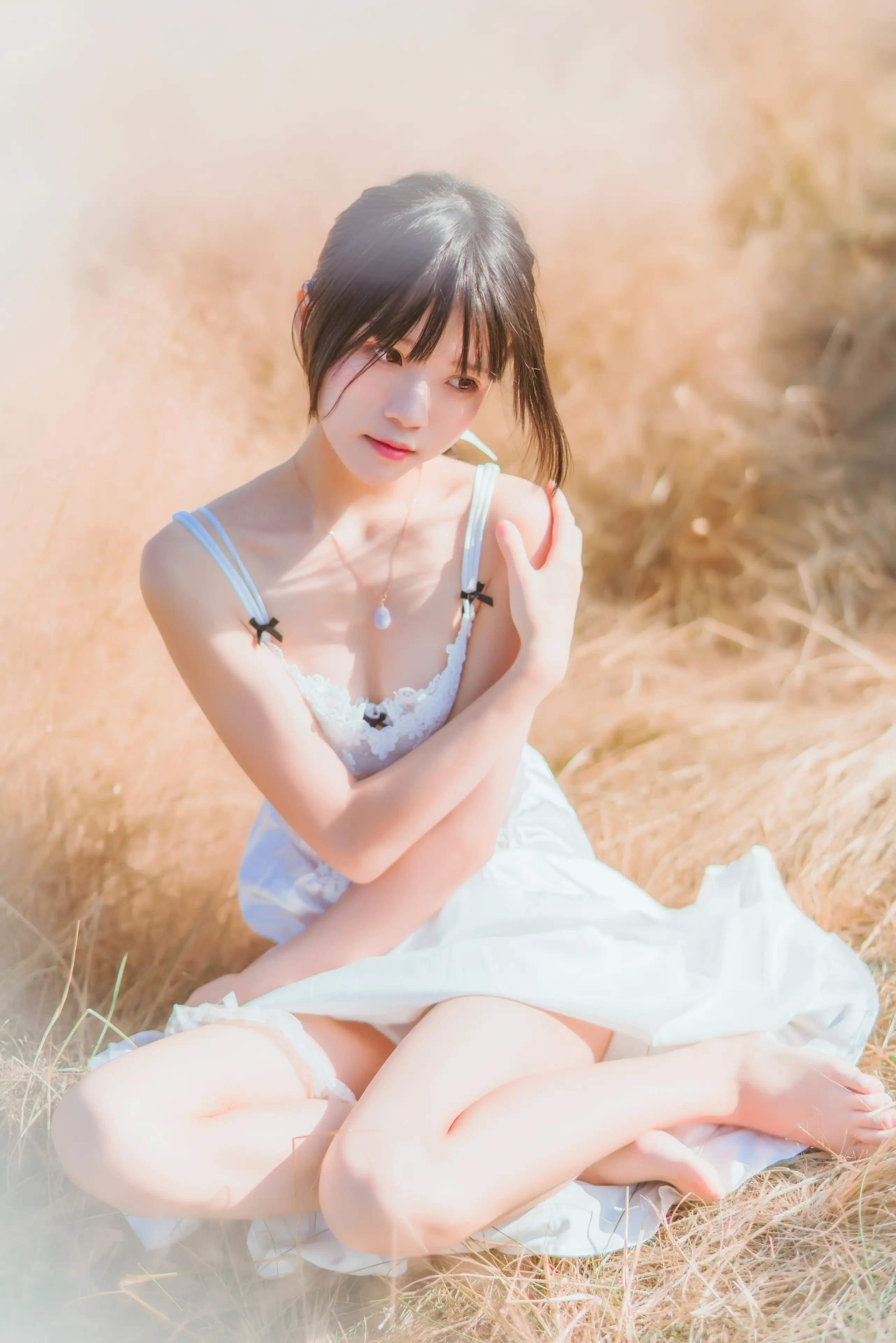 桜桃喵 冬眠 白裙上 [48P]