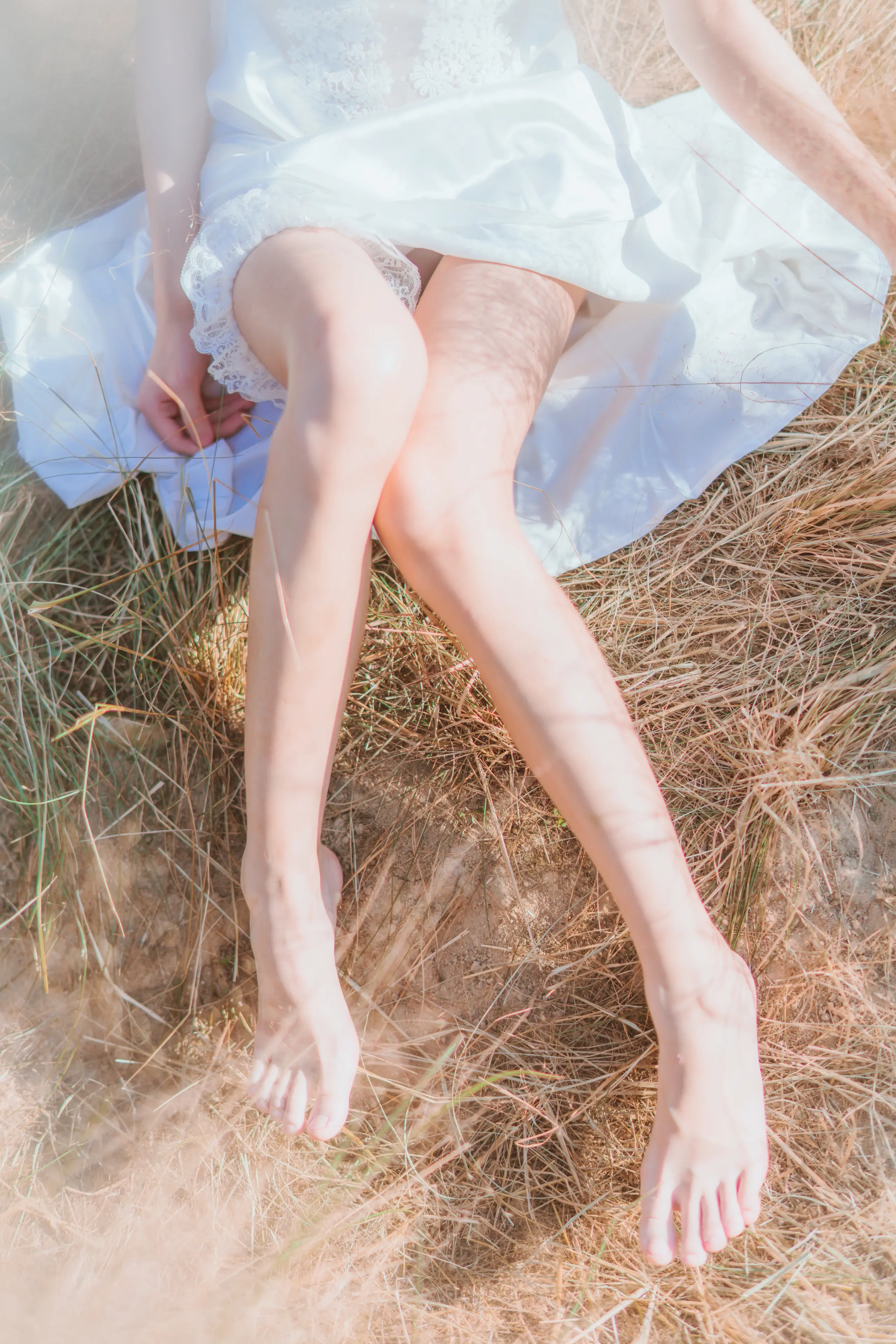 桜桃喵 冬眠 白裙上 [48P]