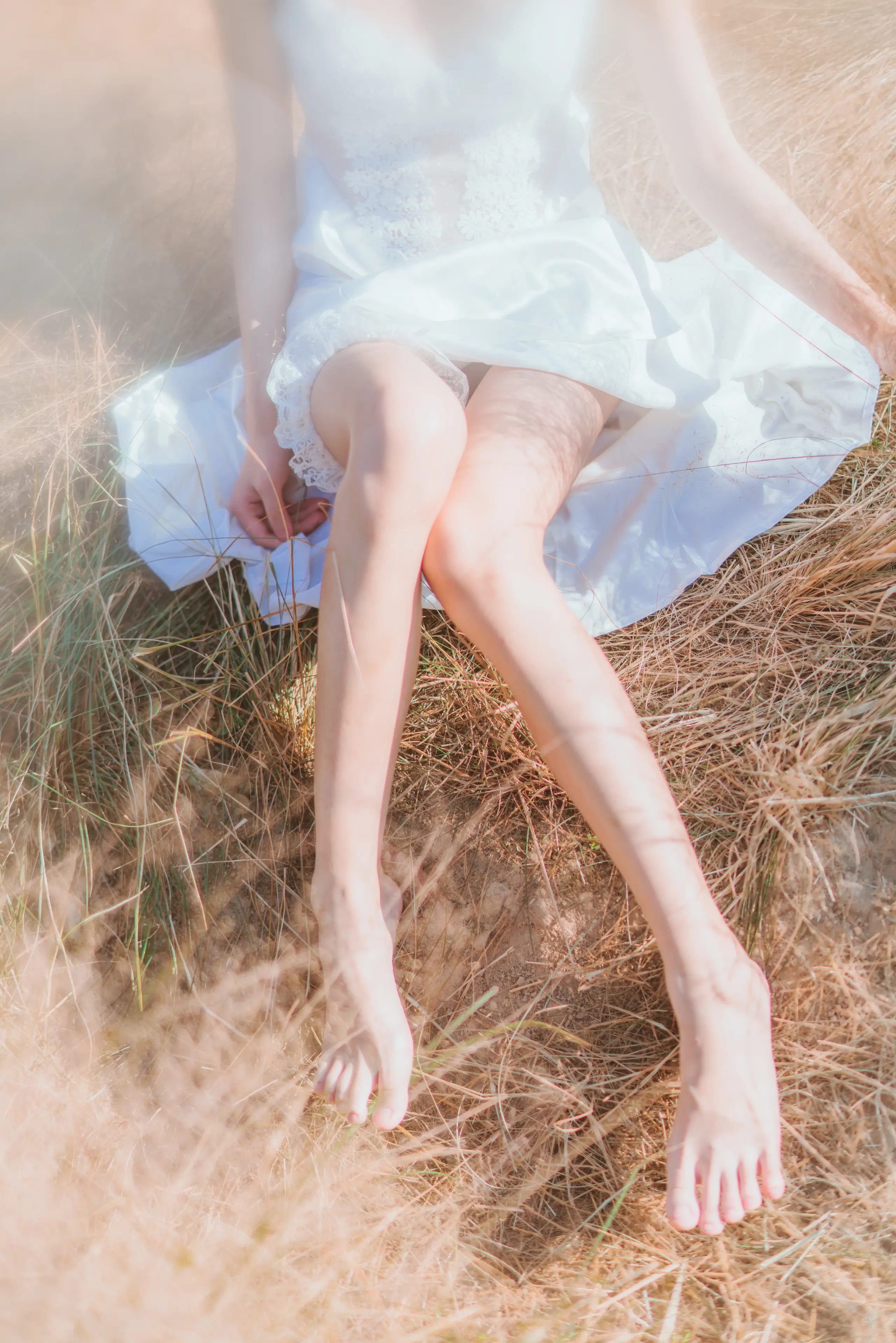 桜桃喵 冬眠 白裙上 [48P]