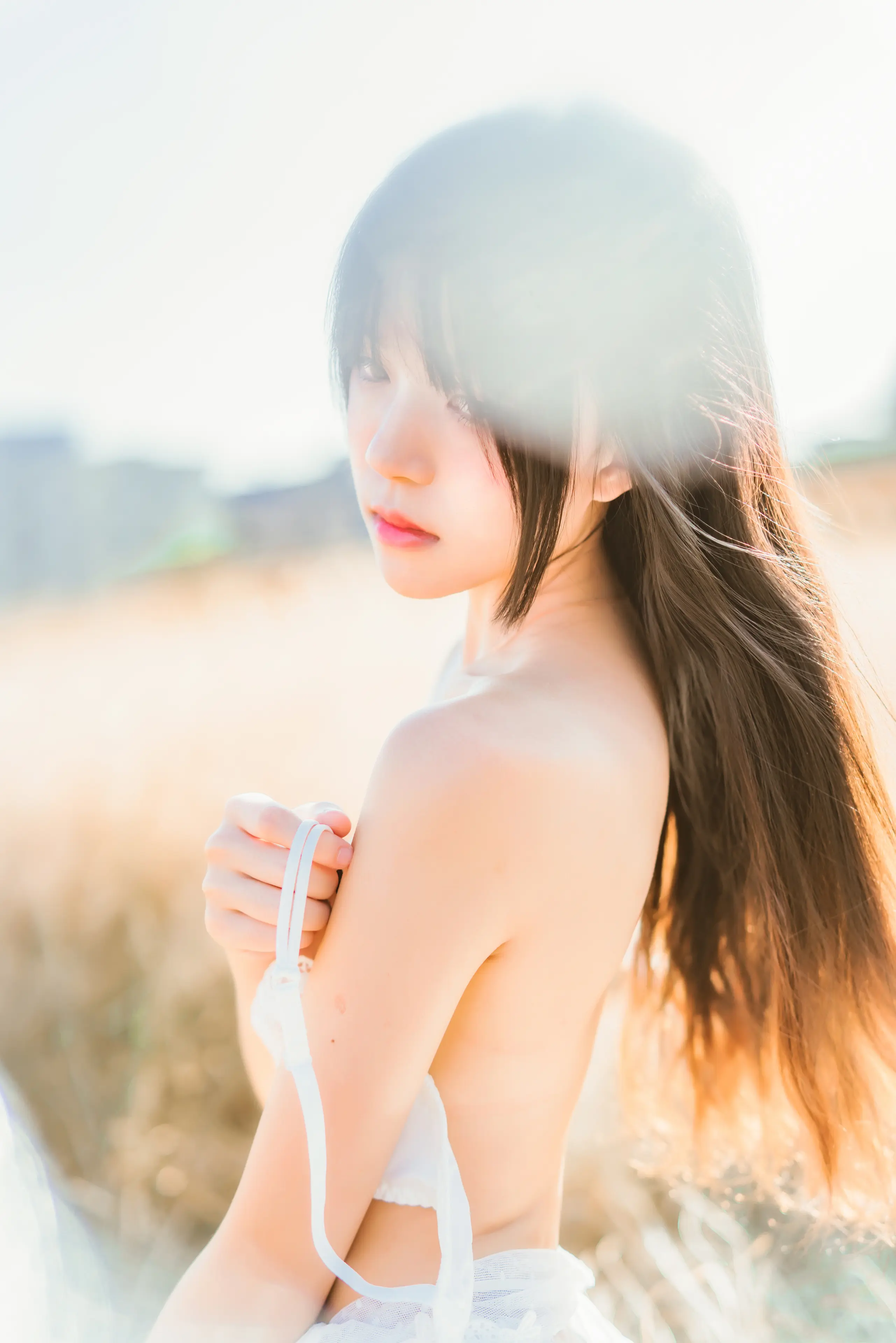 桜桃喵 冬眠 白裙上 [48P]