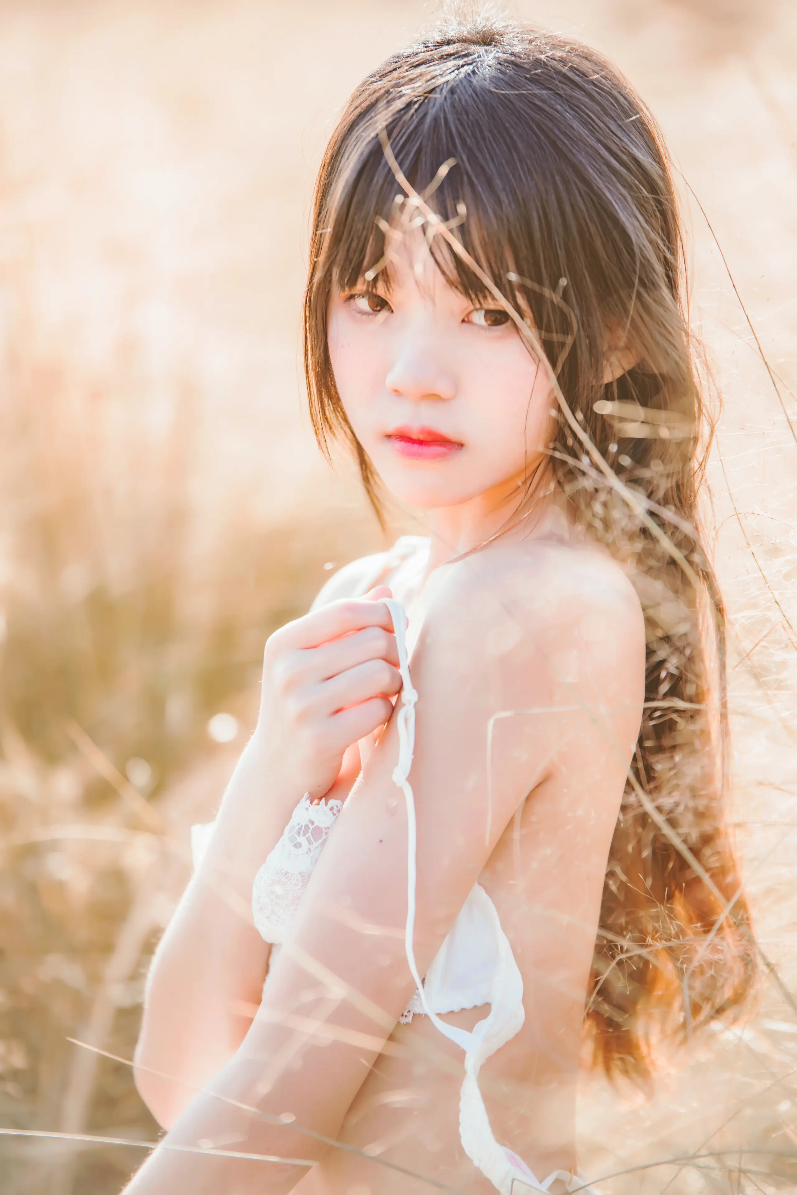 桜桃喵 冬眠 白裙上 [48P]