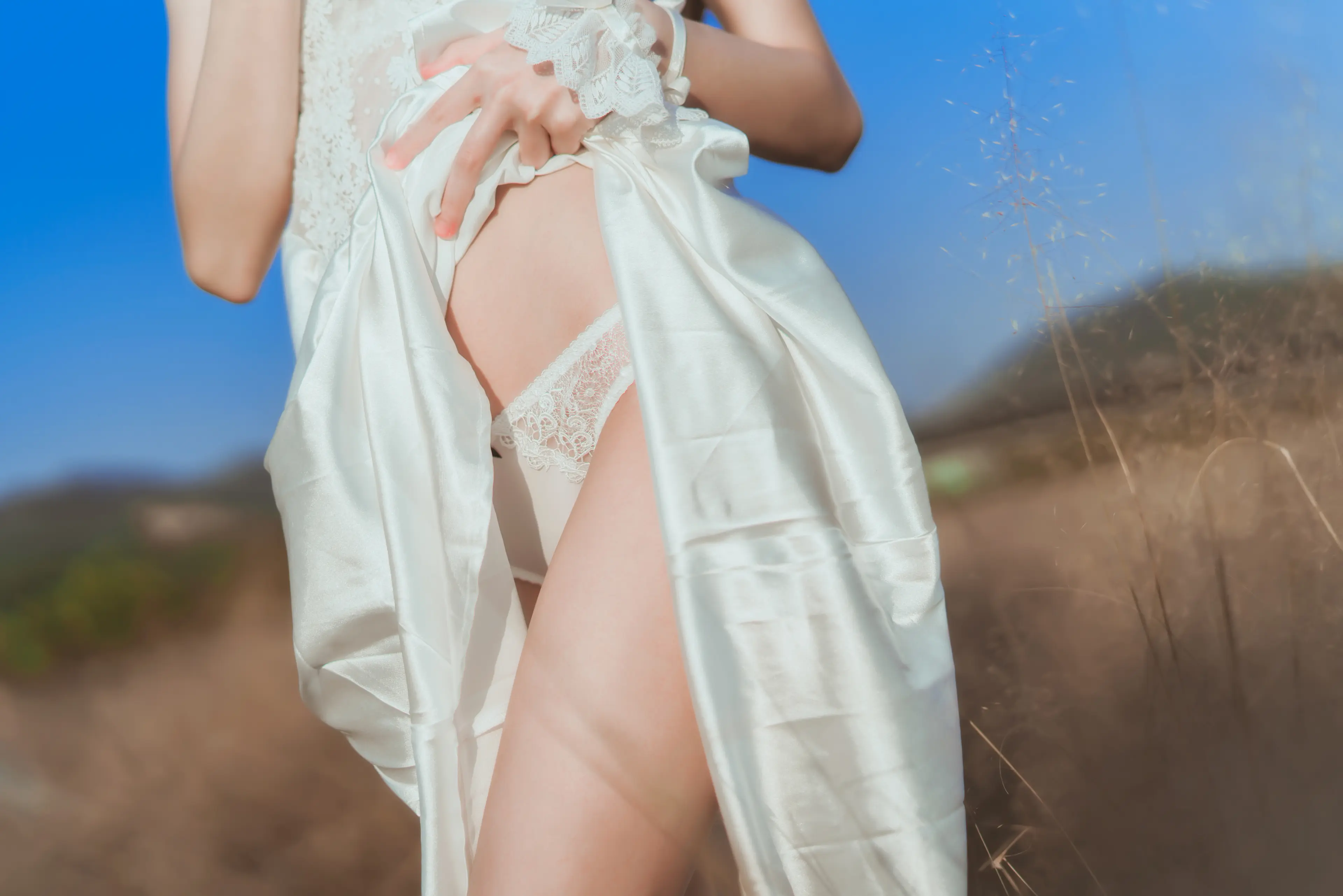 桜桃喵 冬眠 白裙下 [45P]