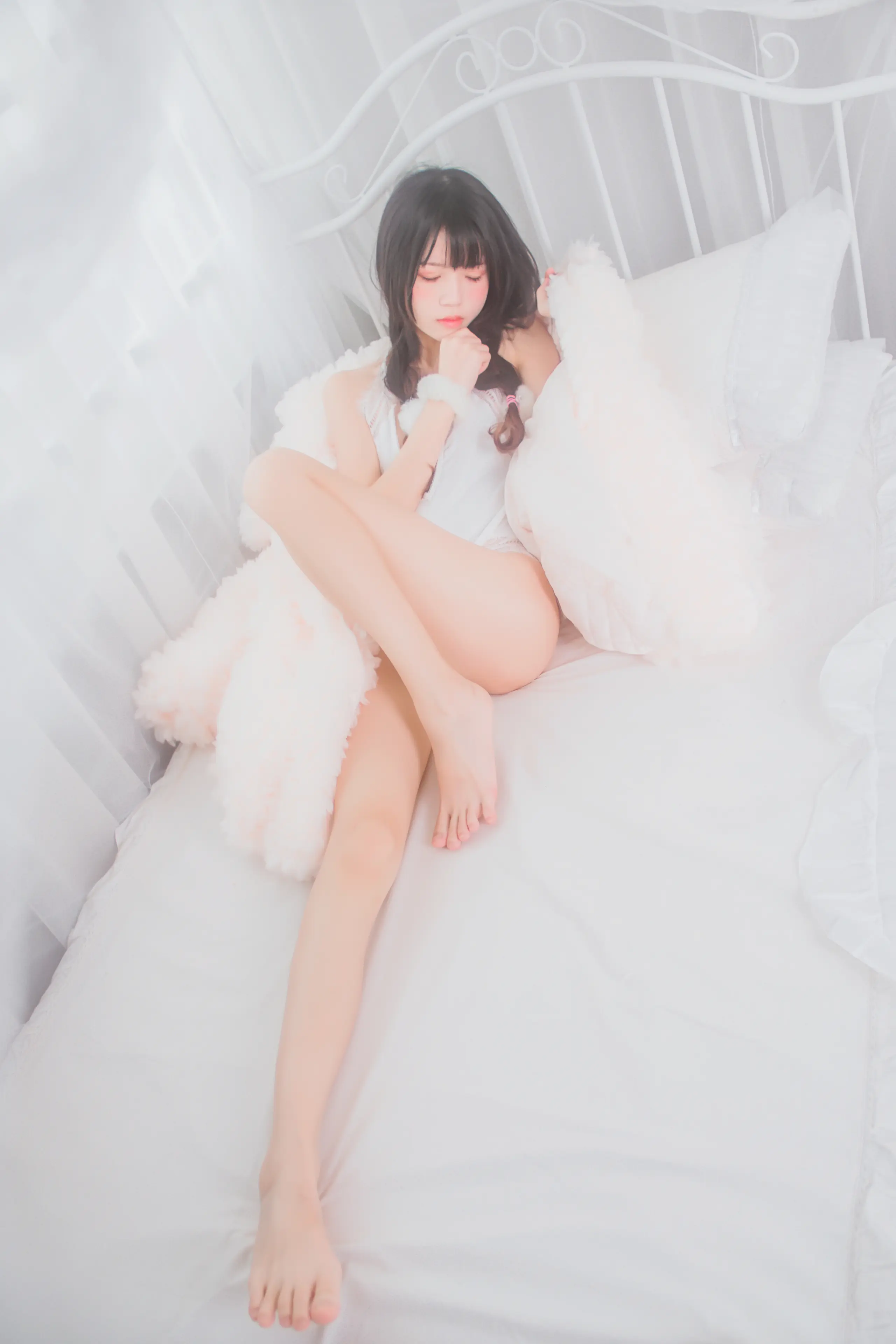 桜桃喵 冬眠系列 纯白私房 [46P]