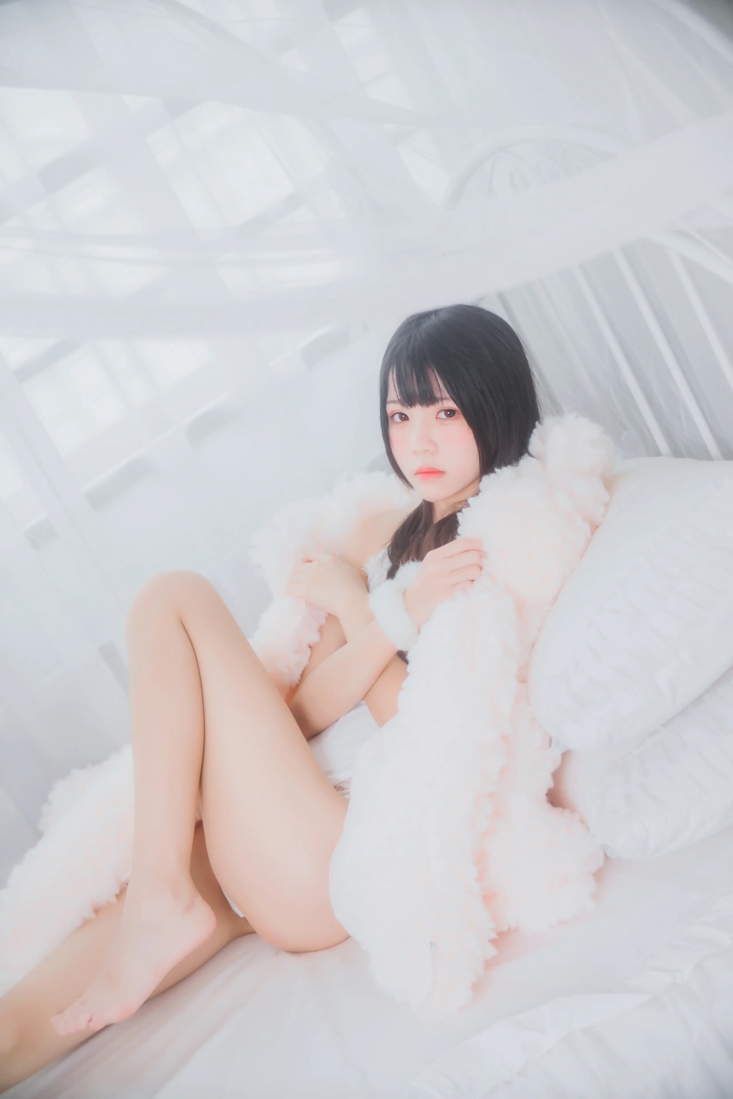 桜桃喵 冬眠系列 纯白私房 [46P]