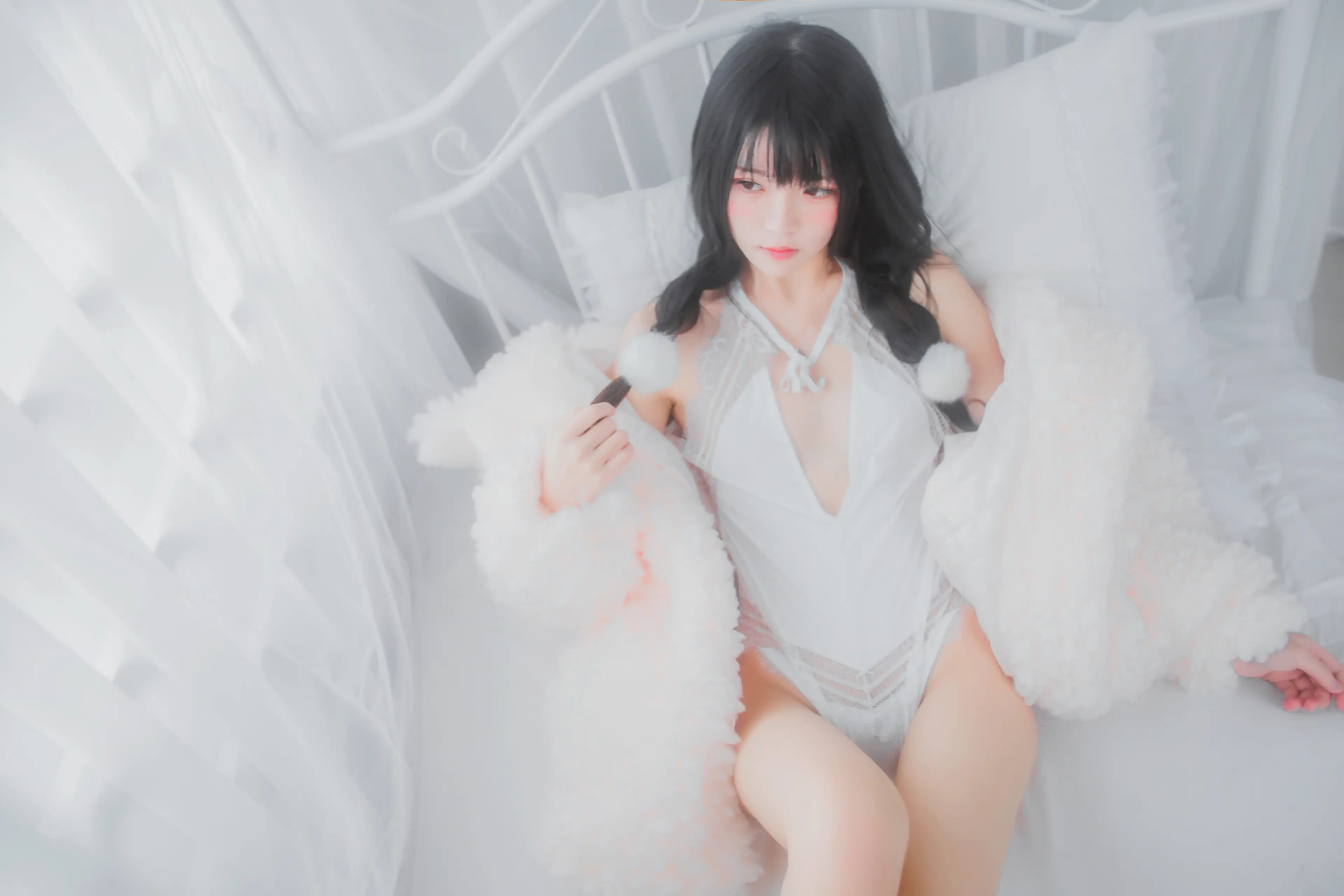 桜桃喵 冬眠系列 纯白私房 [46P]