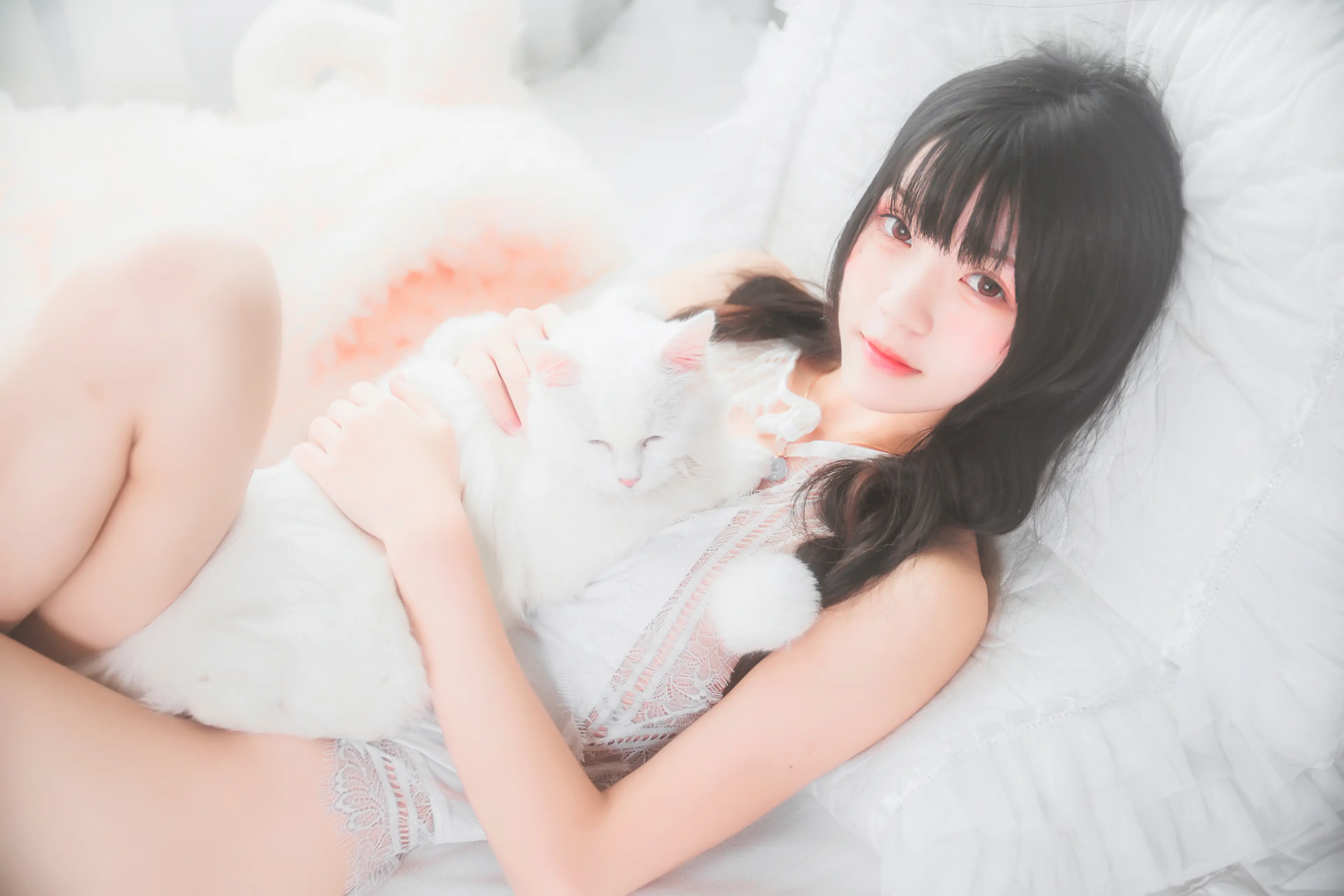 桜桃喵 冬眠系列 纯白私房 [46P]