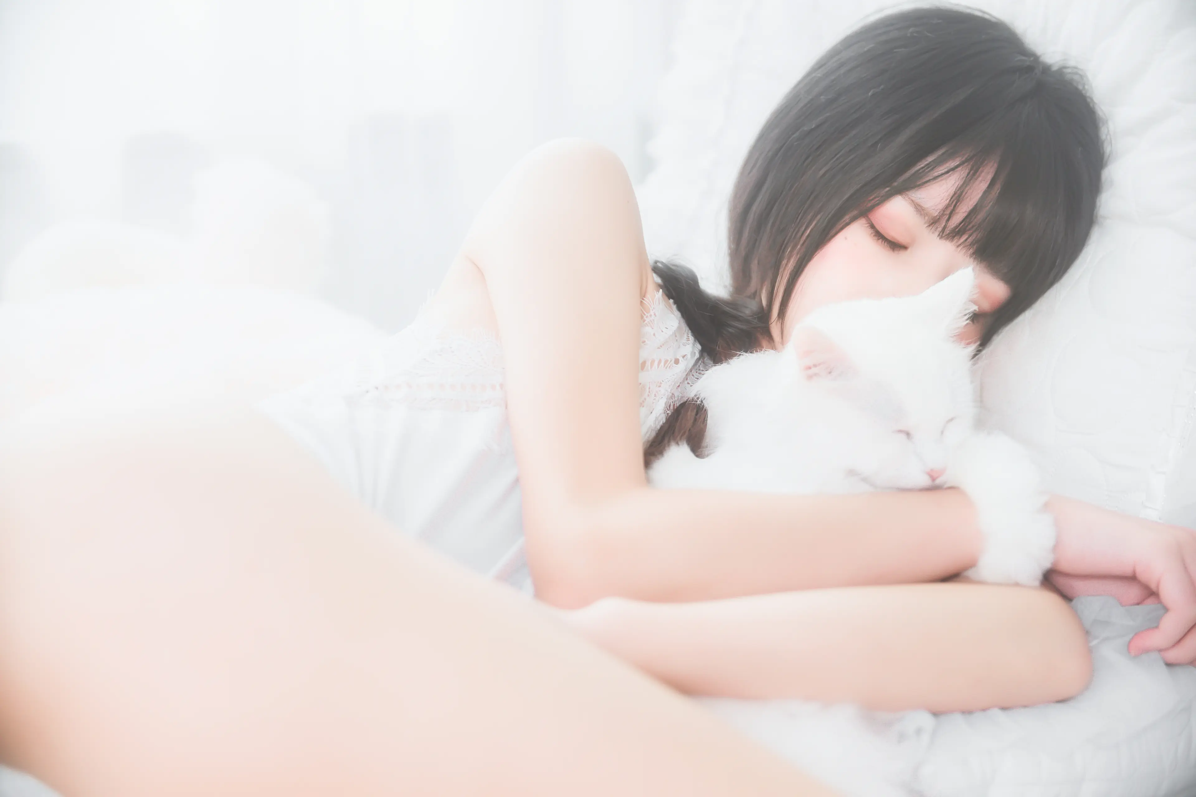 桜桃喵 冬眠系列 纯白私房 [46P]