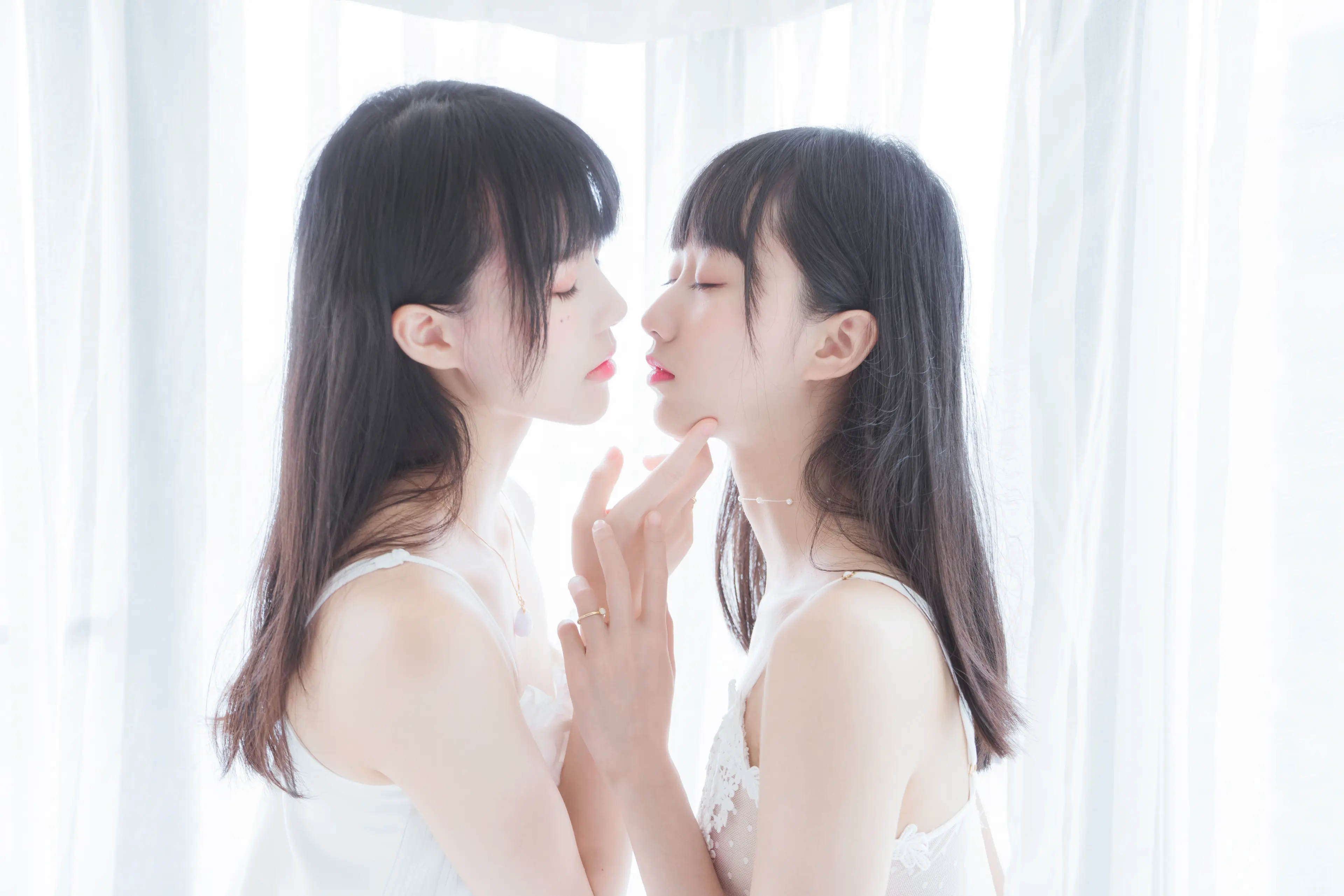 桜桃喵 朝(白裙×白裙) (&木绵绵) [58P]