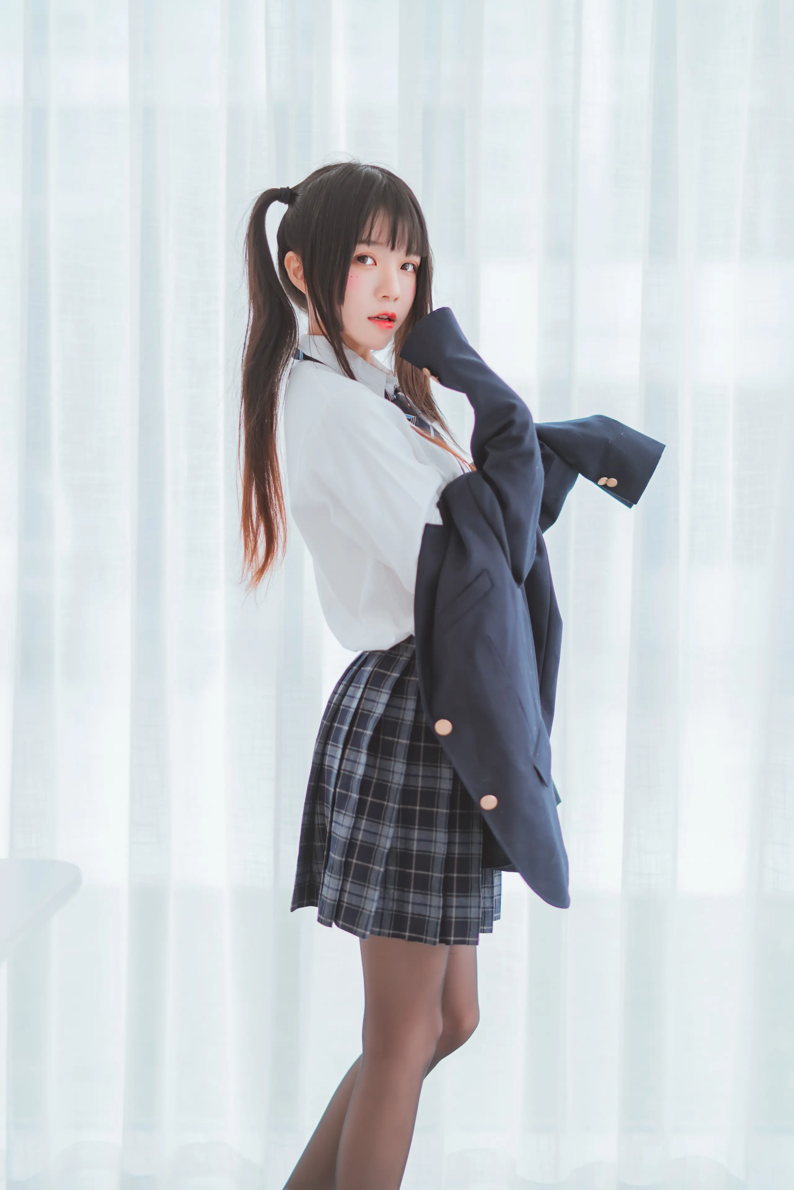 桜桃喵 未熟2 冬制服 [45P]