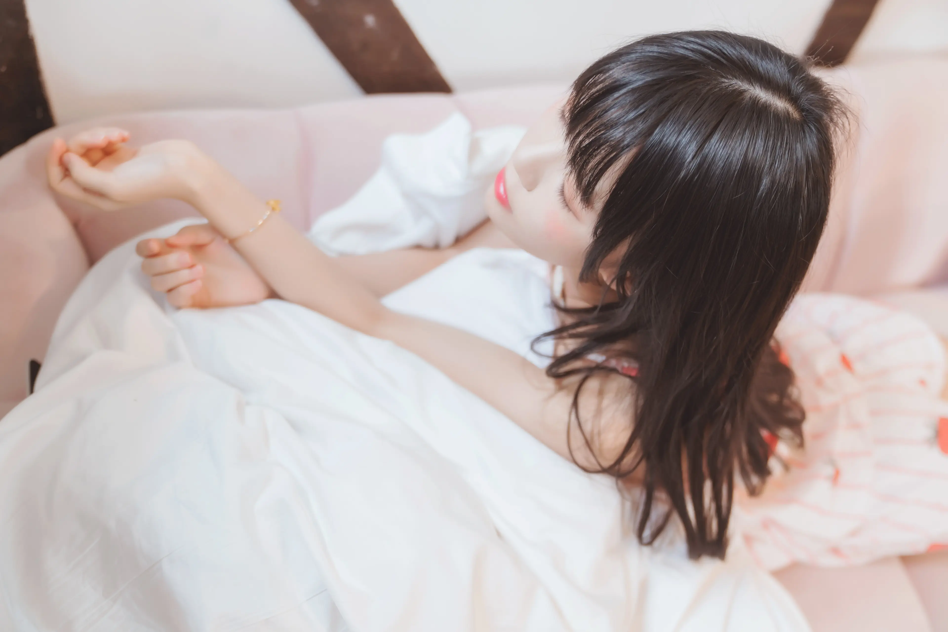 桜桃喵 甜甜 唇边小草莓 [13P]