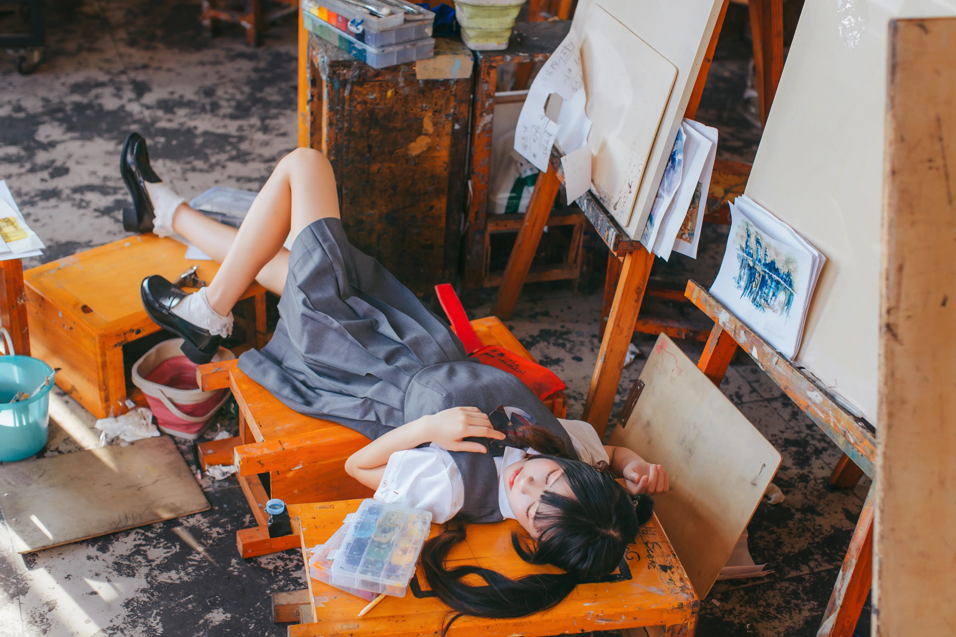 桜桃喵 画室少女 [17P]