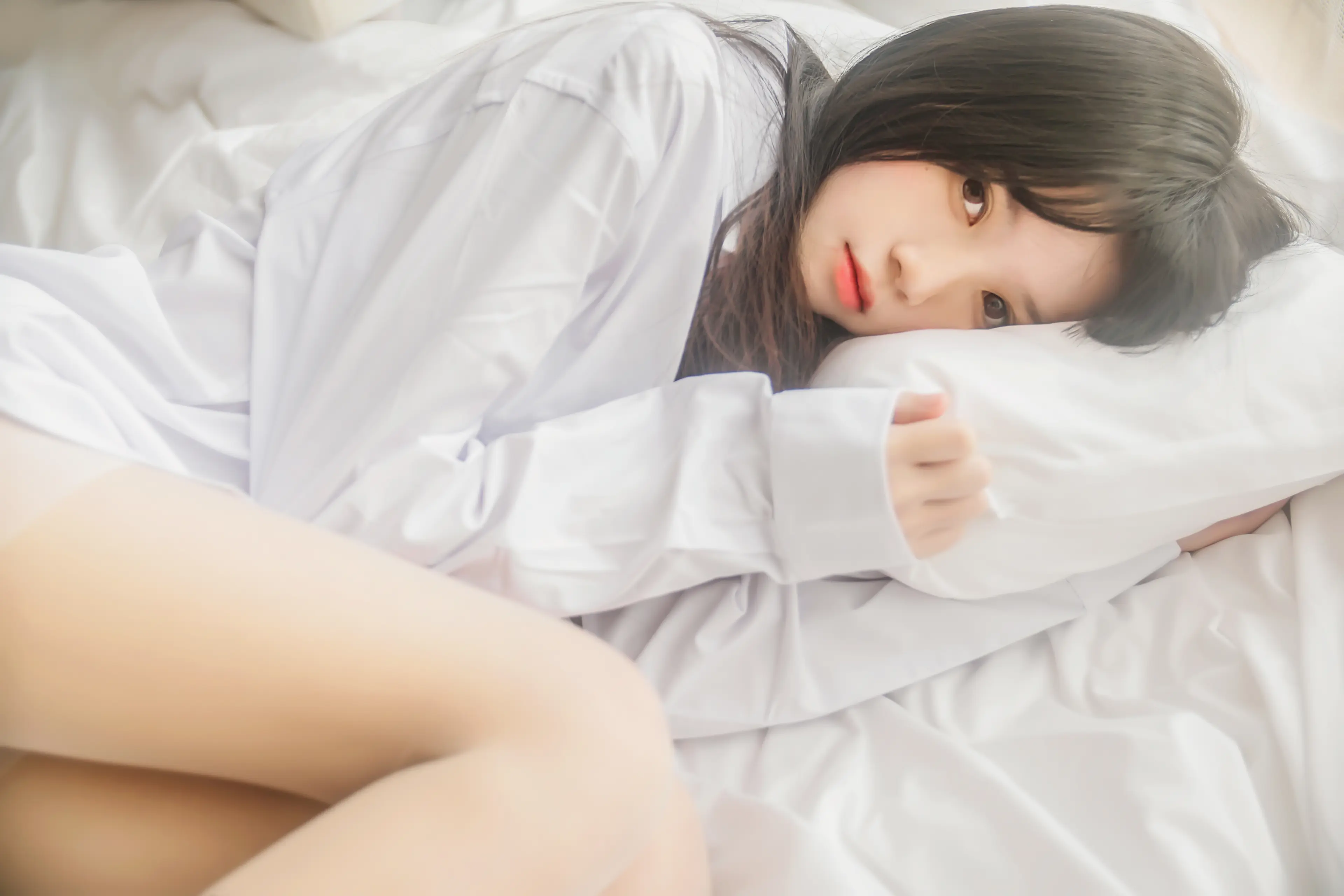 桜桃喵 白衬衫散发 [49P]