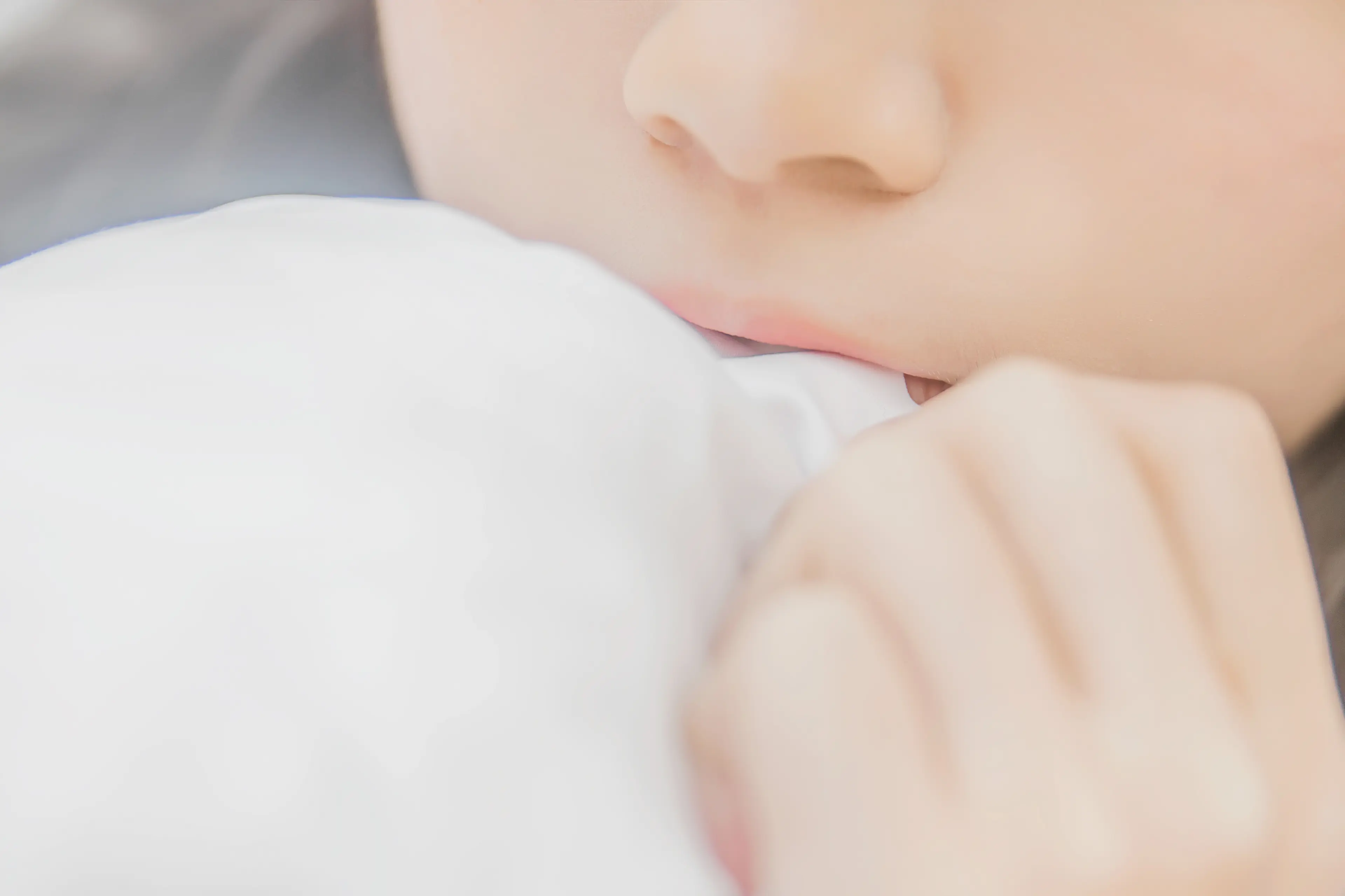 桜桃喵 白衬衫散发 [49P]