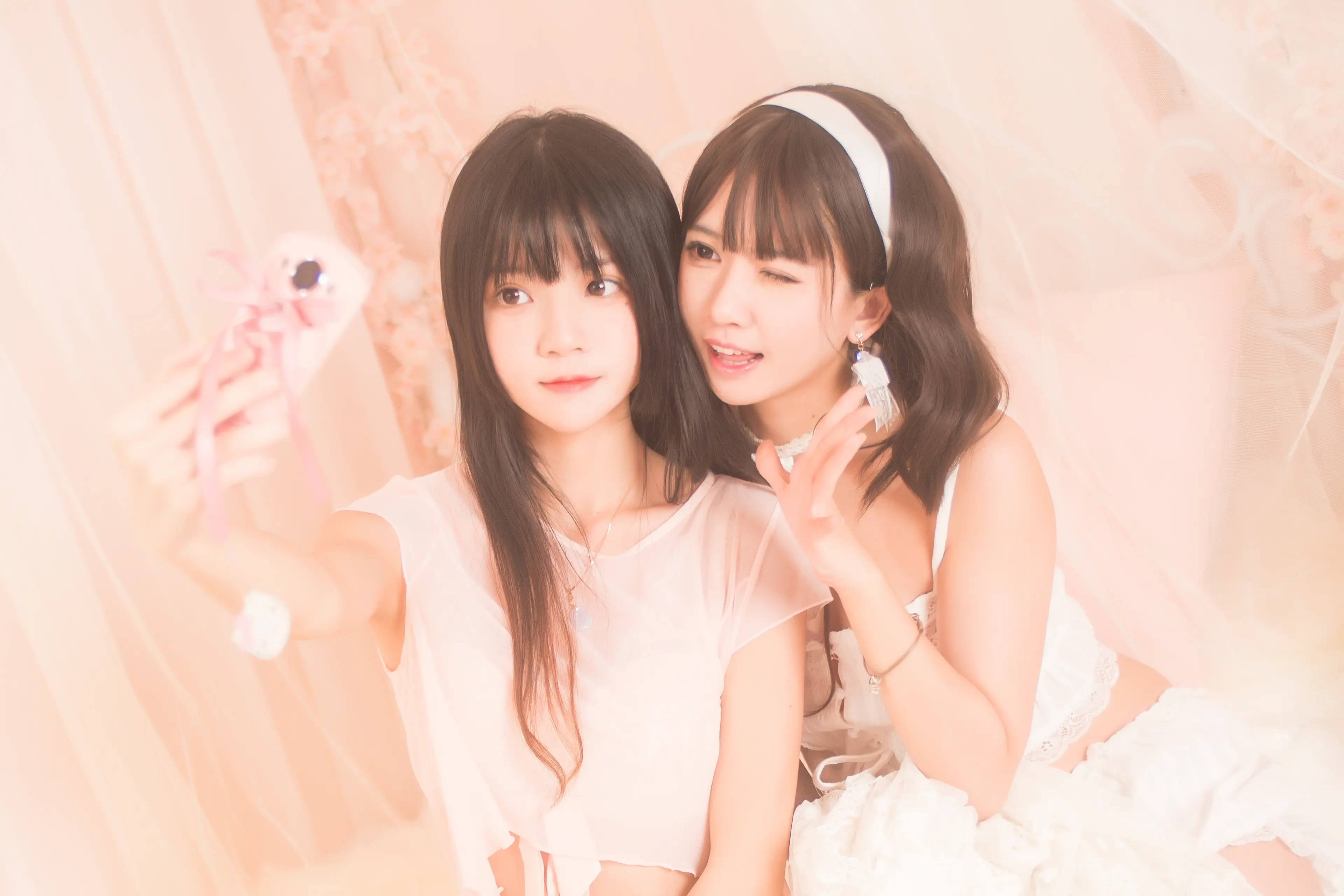 桜桃喵 百合 – 桜桃喵&鳗鱼霏子 [42P]