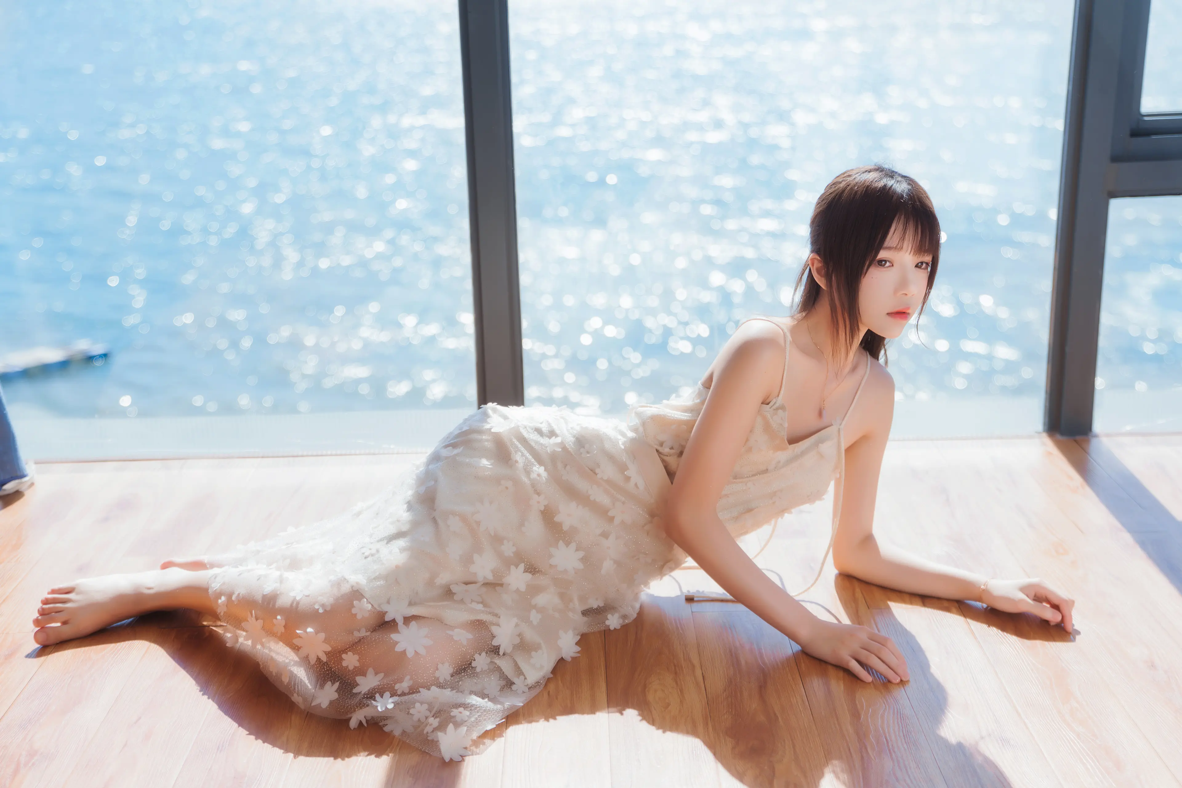 桜桃喵 粼光 [25P]