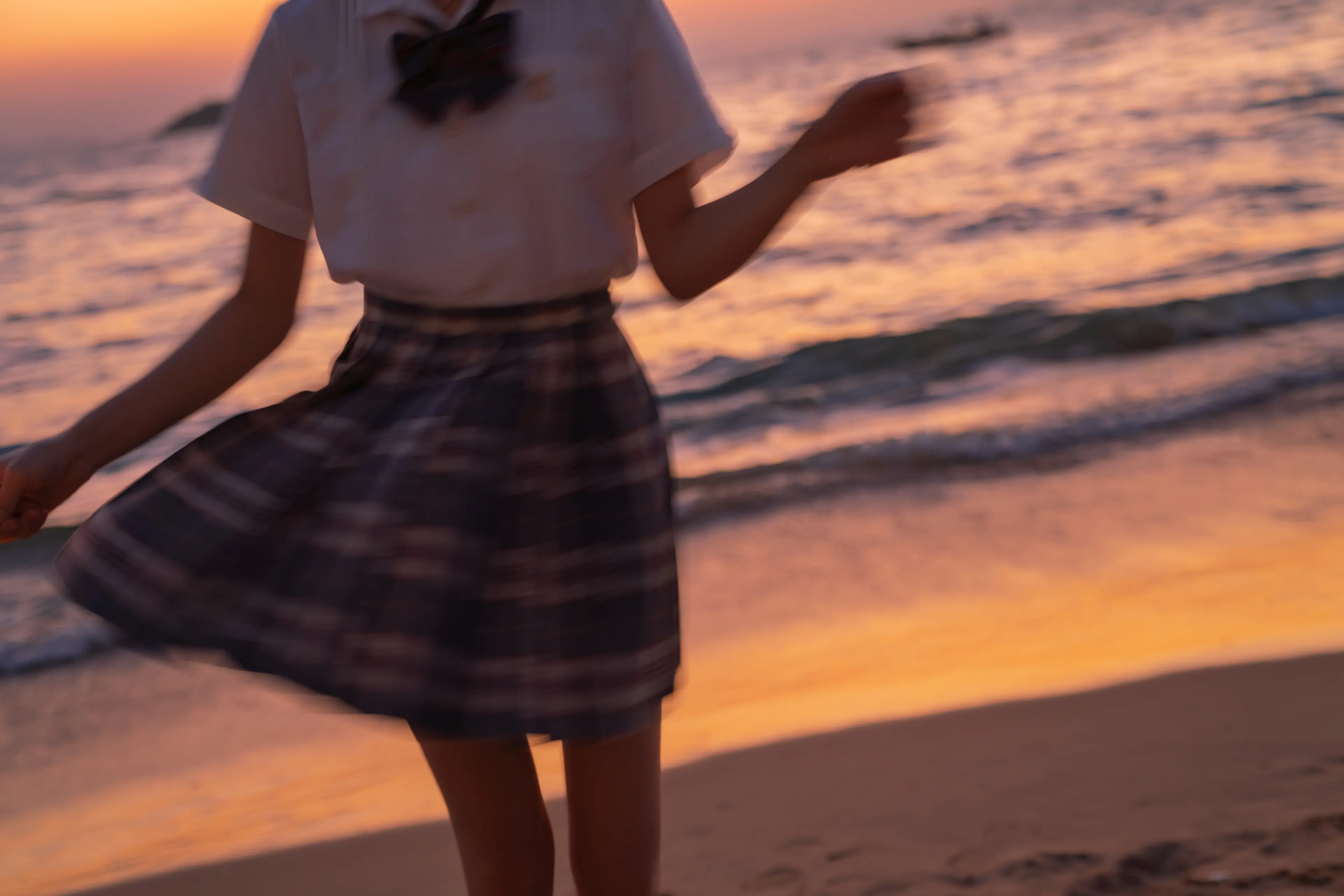 桜桃喵 逐海 [17P]