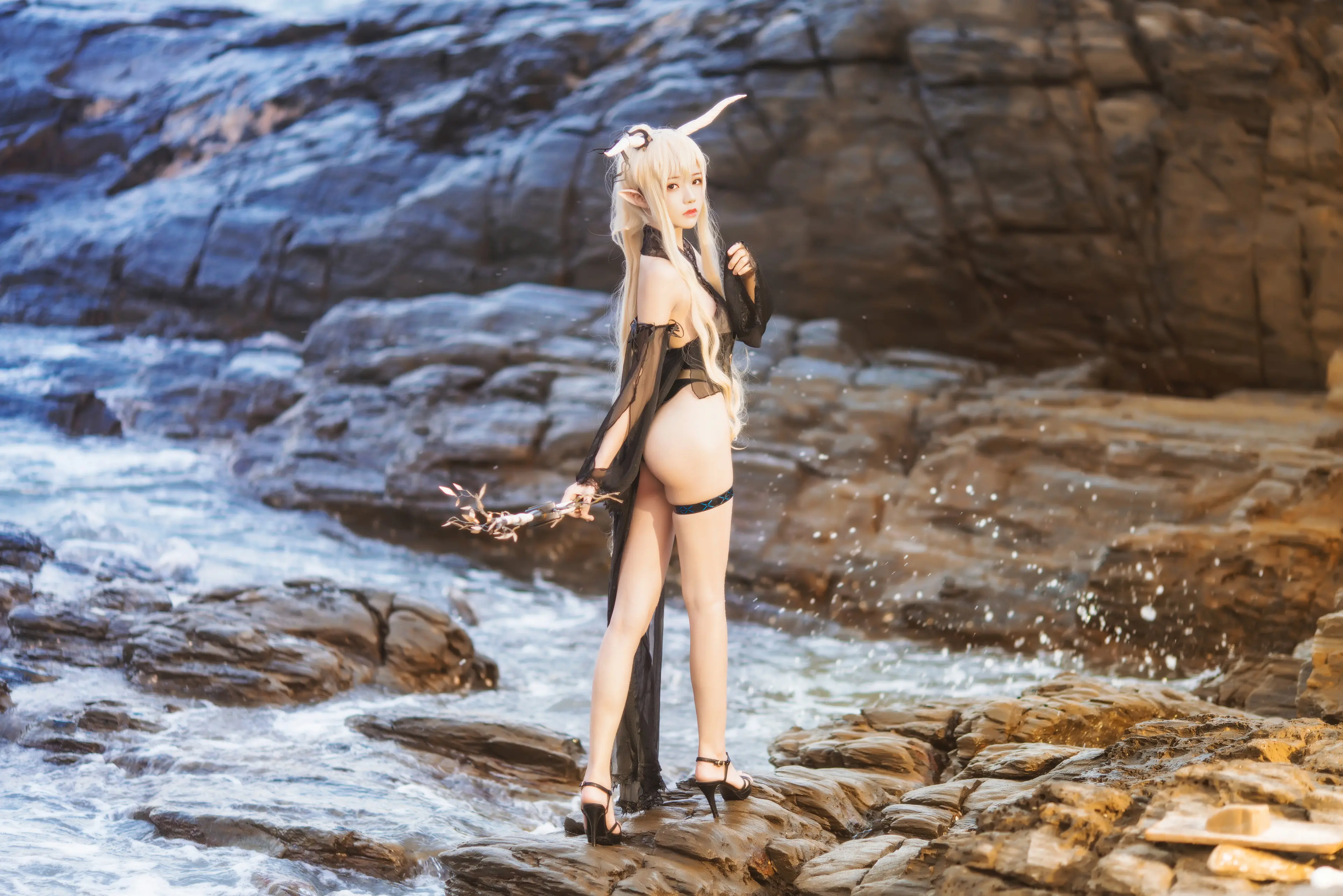 桜桃喵 闪灵泳装 [46P]