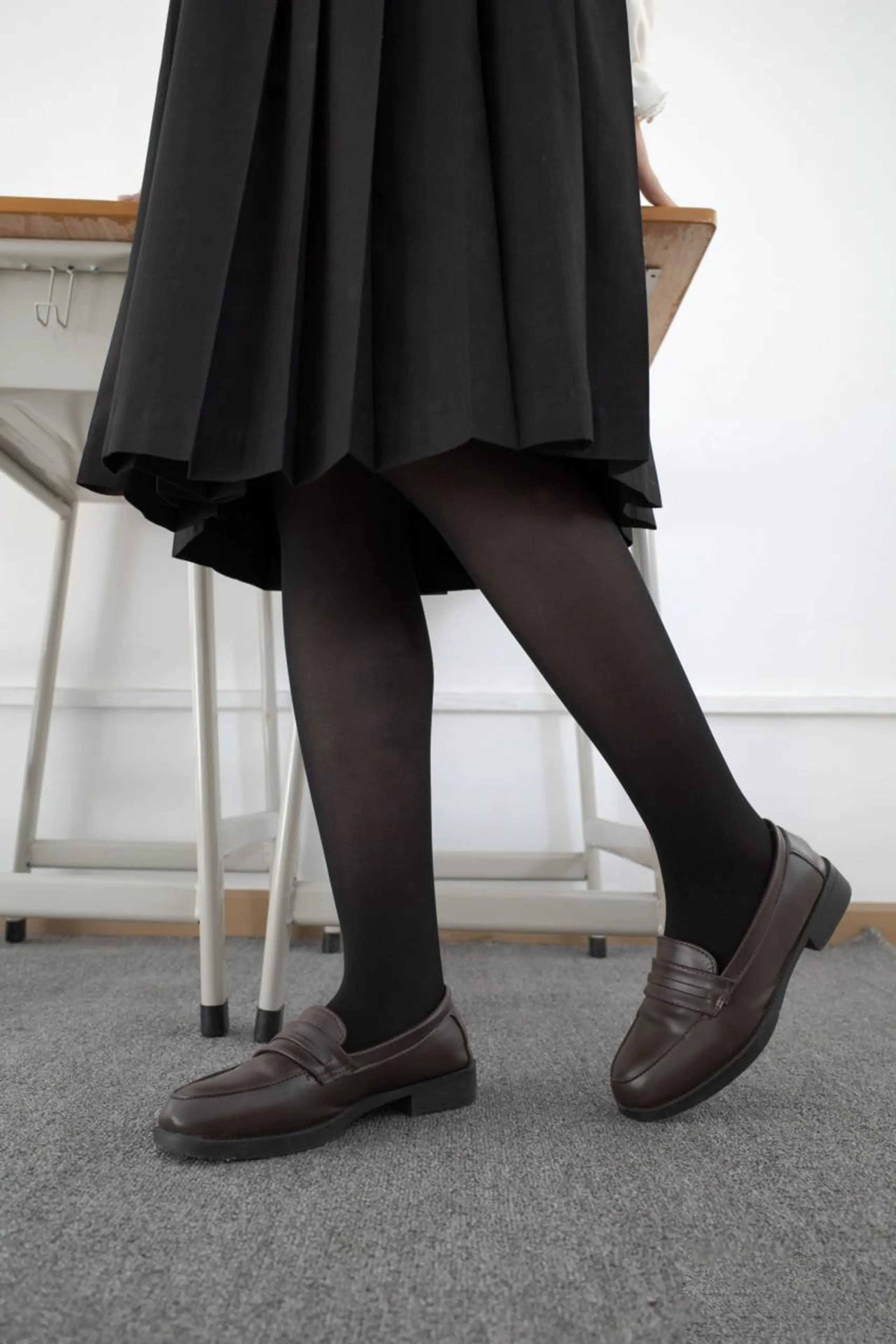 森萝财团 内部VIP系列 小夜 黑丝 50D [113P]