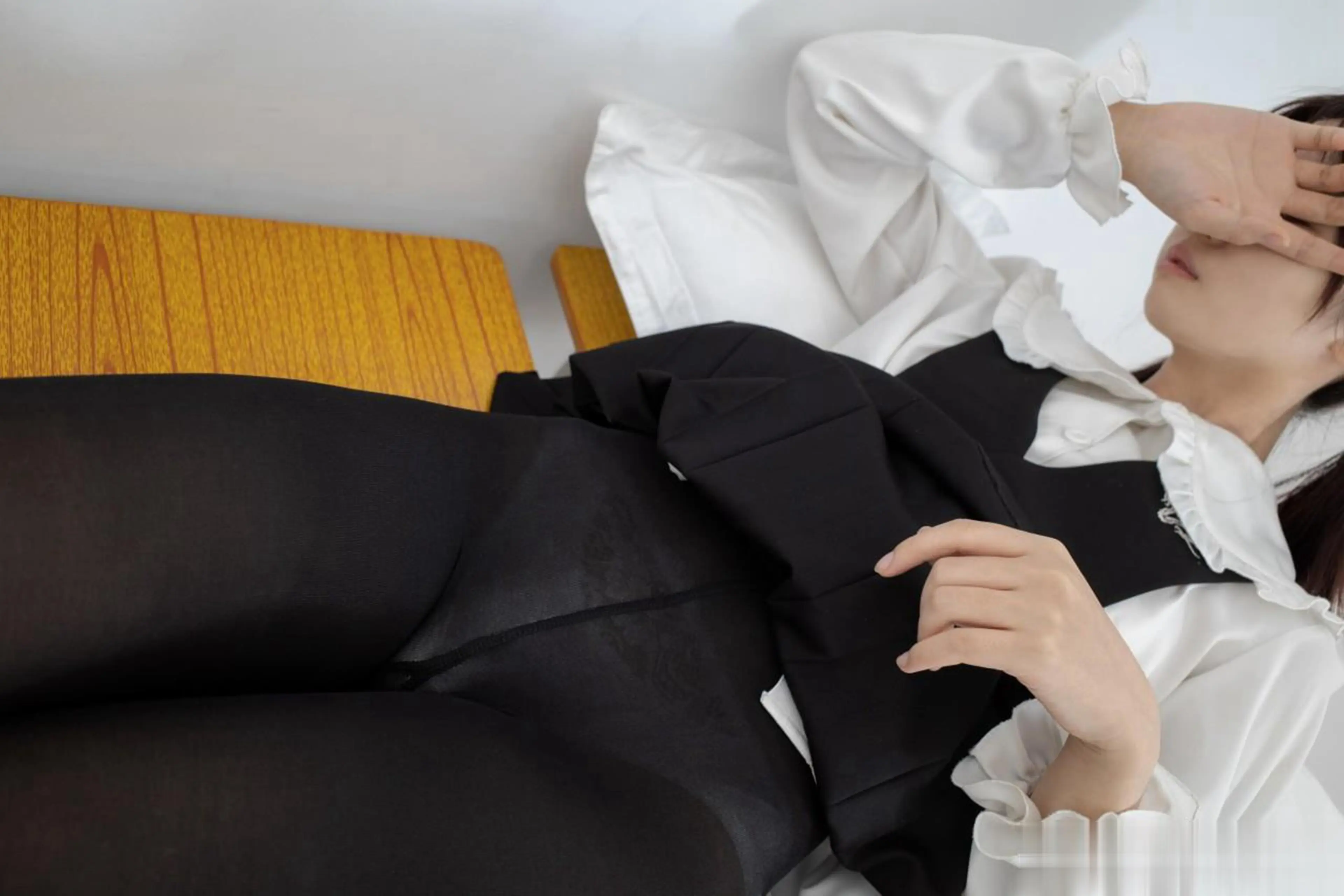 森萝财团 内部VIP系列 小夜 黑丝 50D [113P]