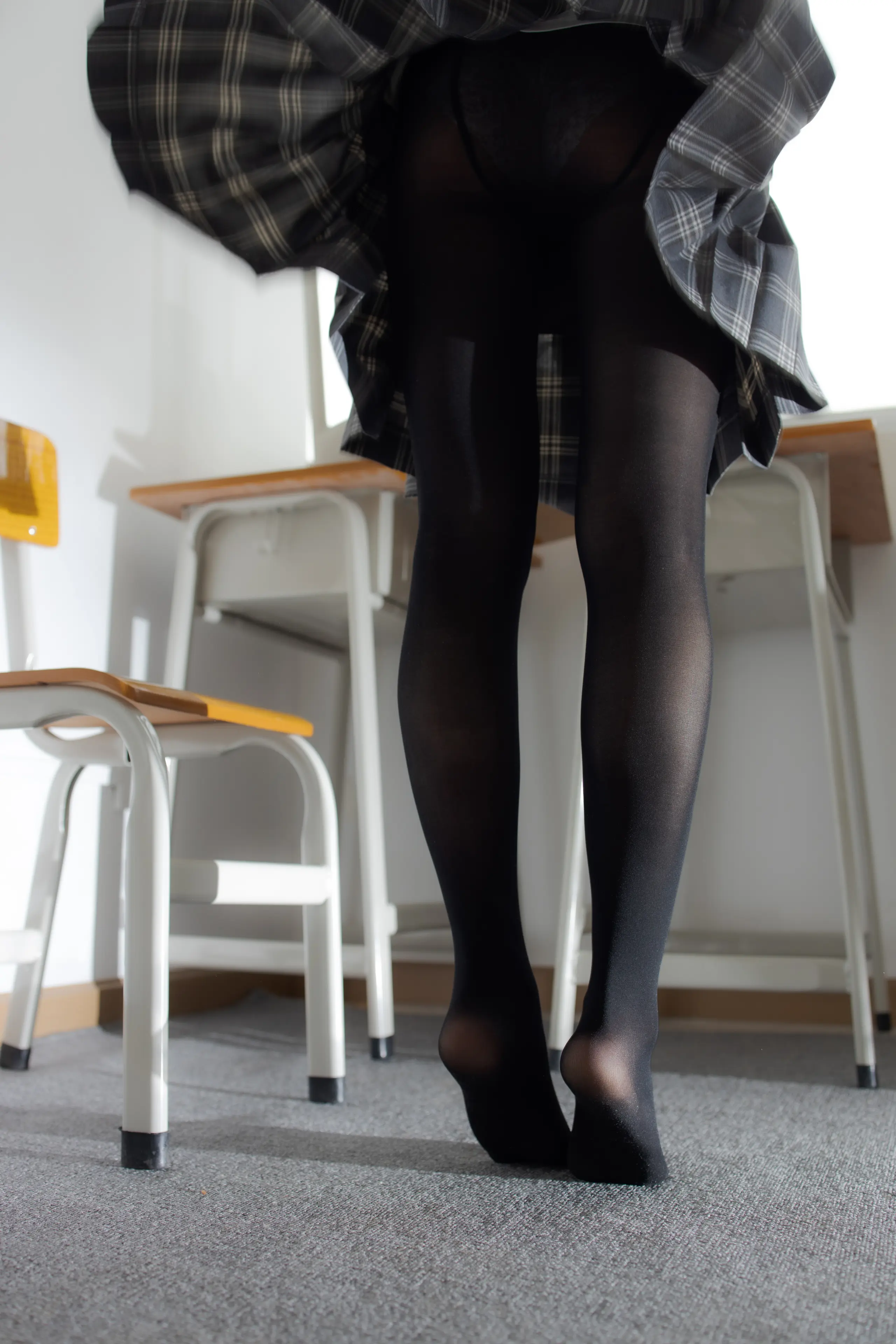 森萝财团 内部VIP系列 教室里诱人的黑丝学妹 [129P]