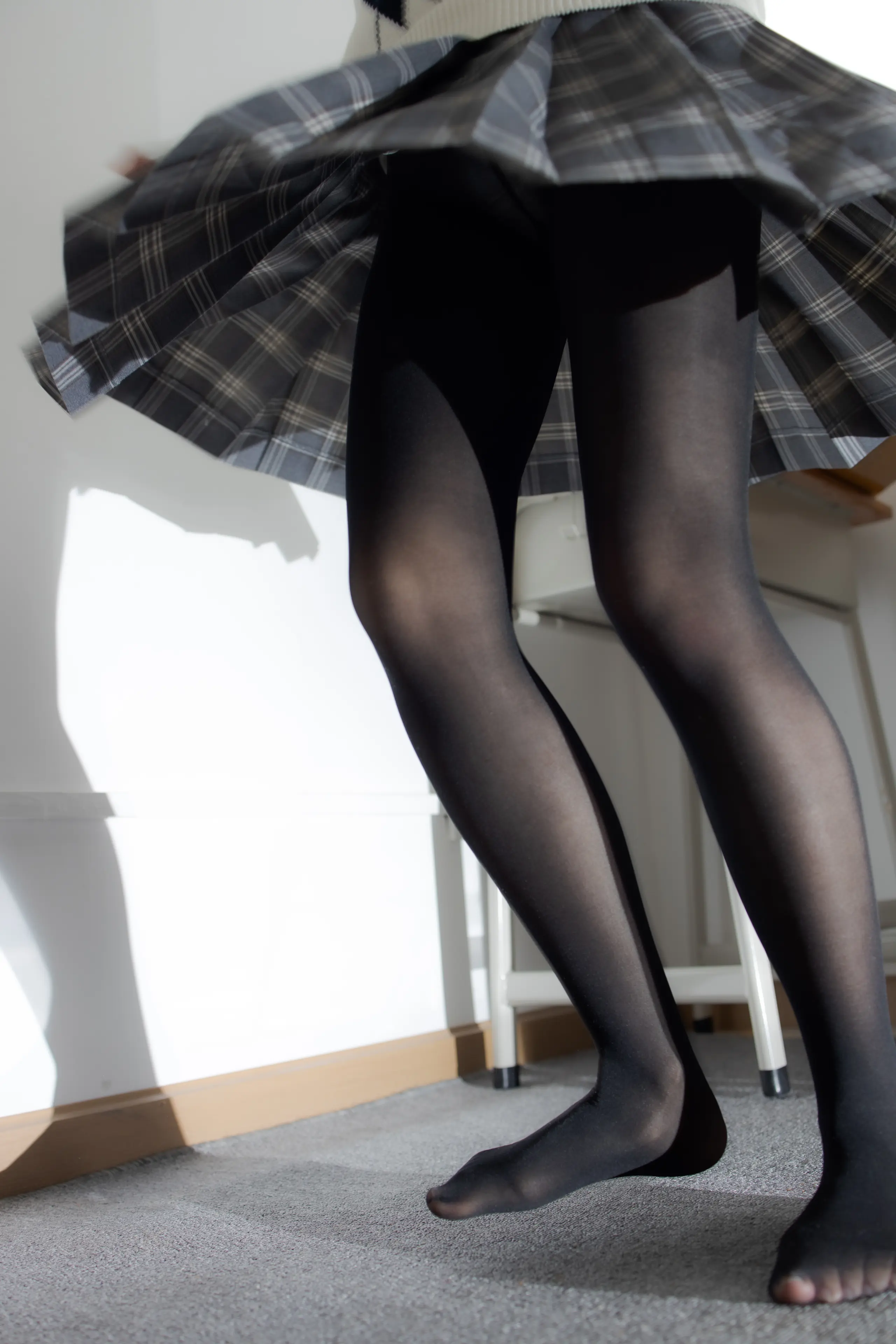 森萝财团 内部VIP系列 教室里诱人的黑丝学妹 [129P]