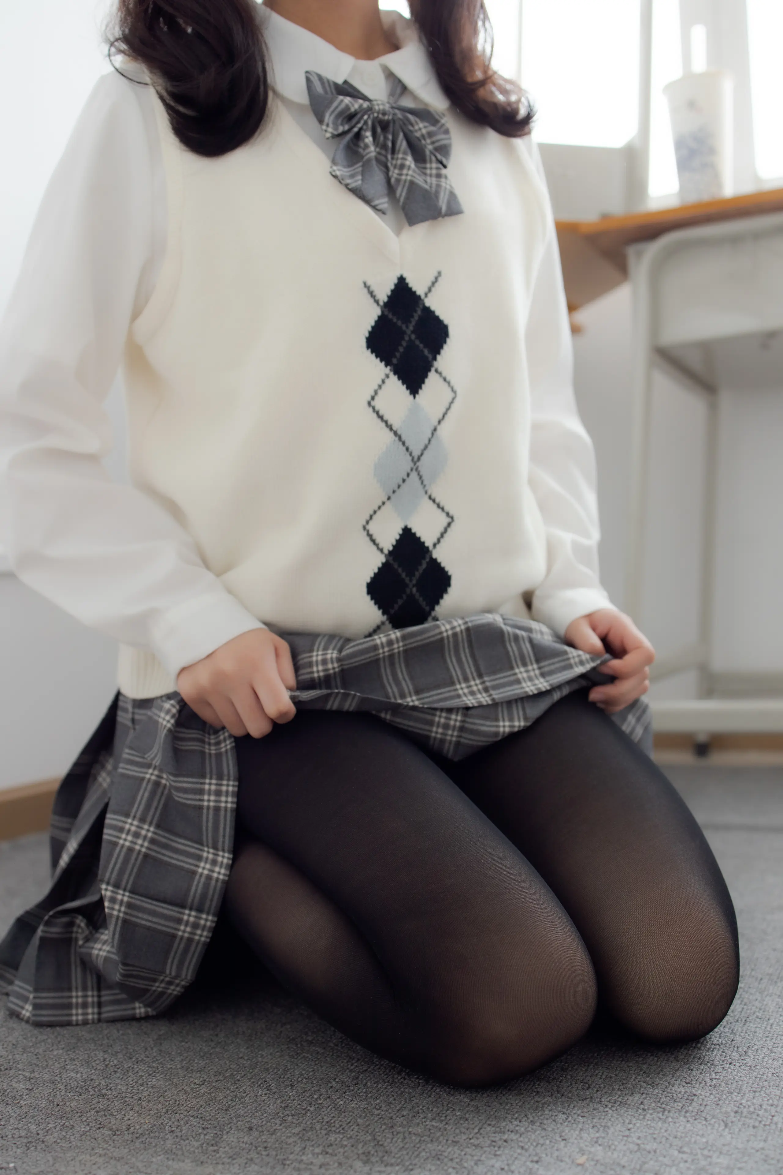 森萝财团 内部VIP系列 教室里诱人的黑丝学妹 [129P]