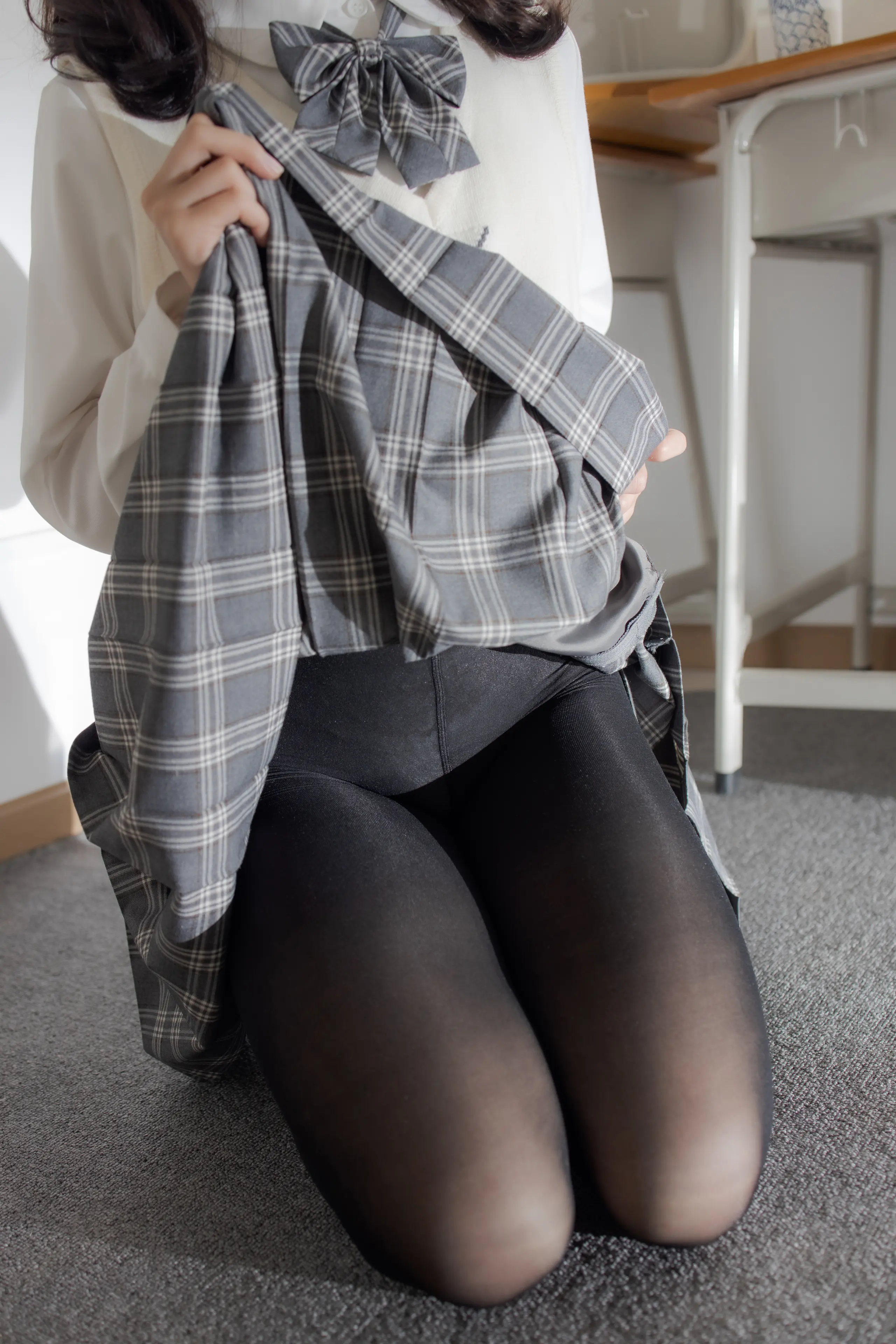 森萝财团 内部VIP系列 教室里诱人的黑丝学妹 [129P]