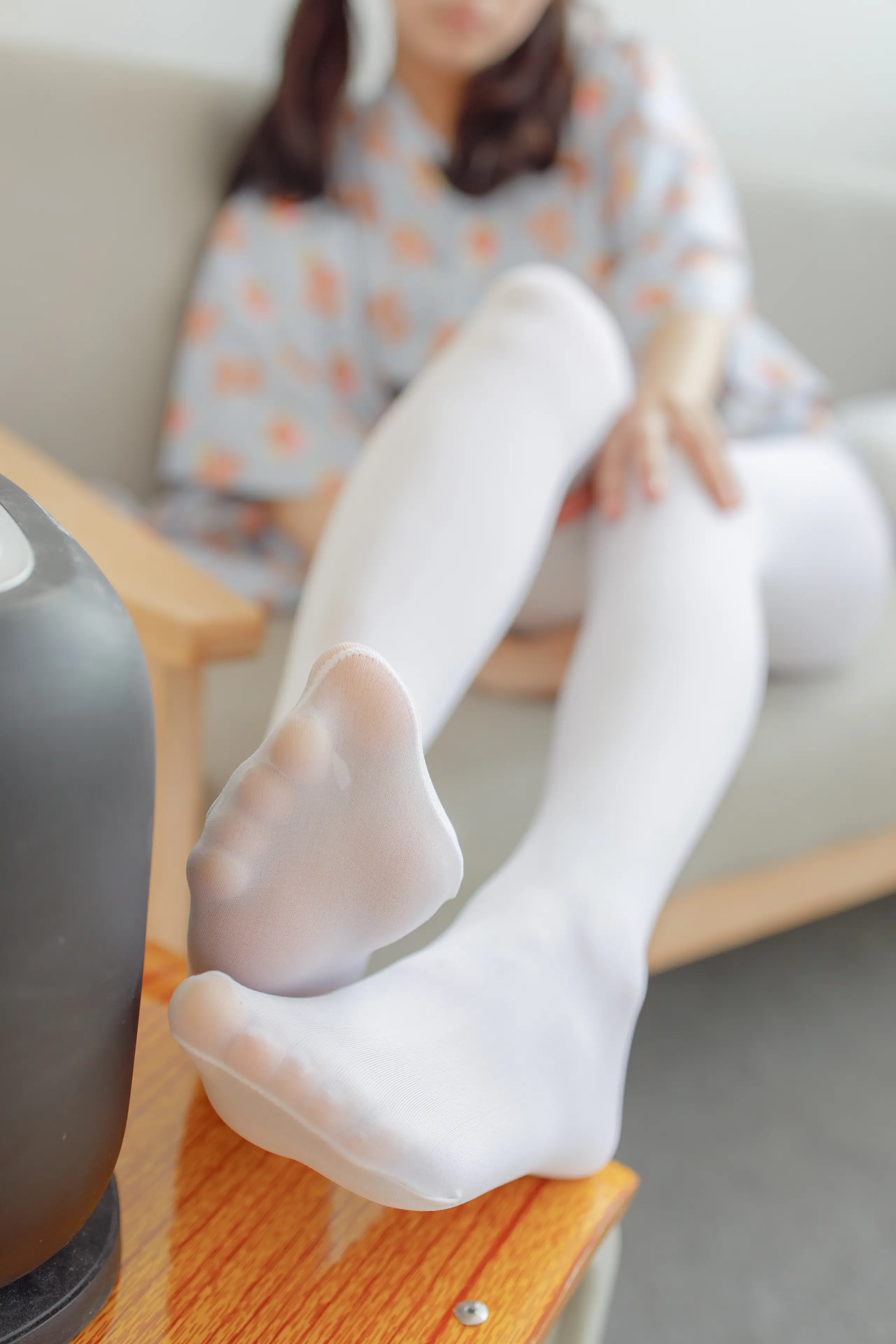 森萝财团 内部VIP系列 沙发上诱人的白丝美少女 [104P]