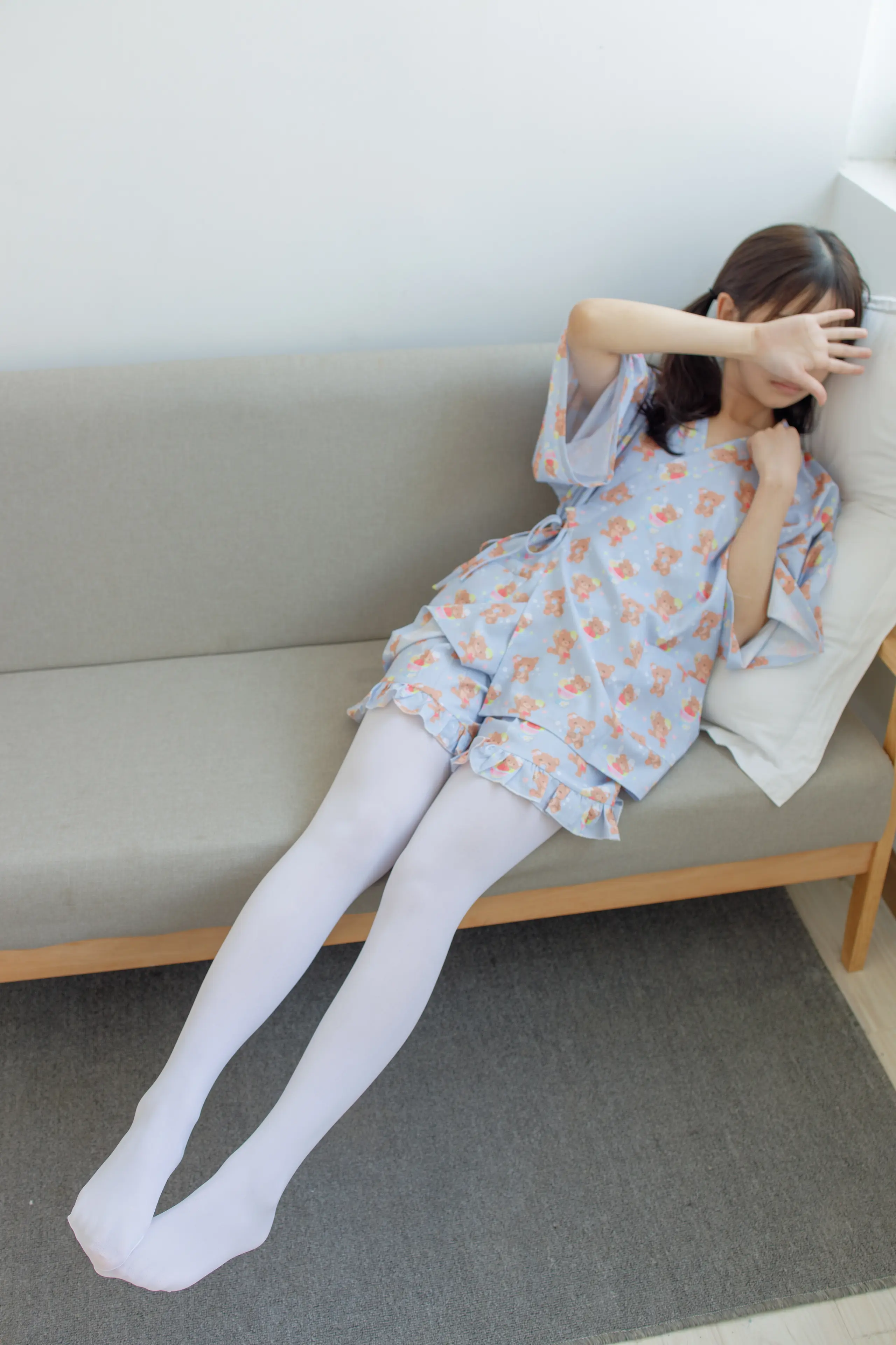 森萝财团 内部VIP系列 沙发上诱人的白丝美少女 [104P]