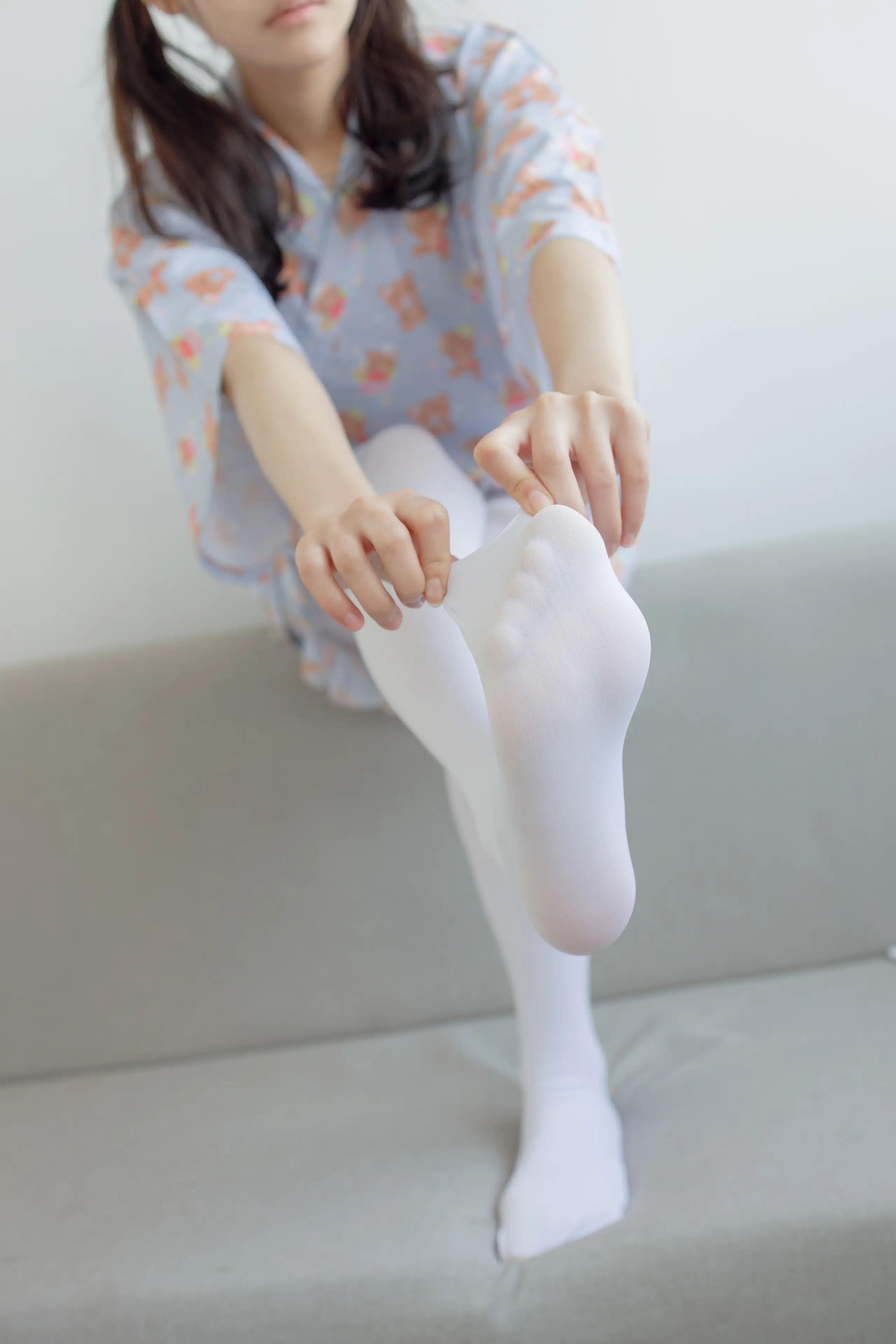 森萝财团 内部VIP系列 沙发上诱人的白丝美少女 [104P]