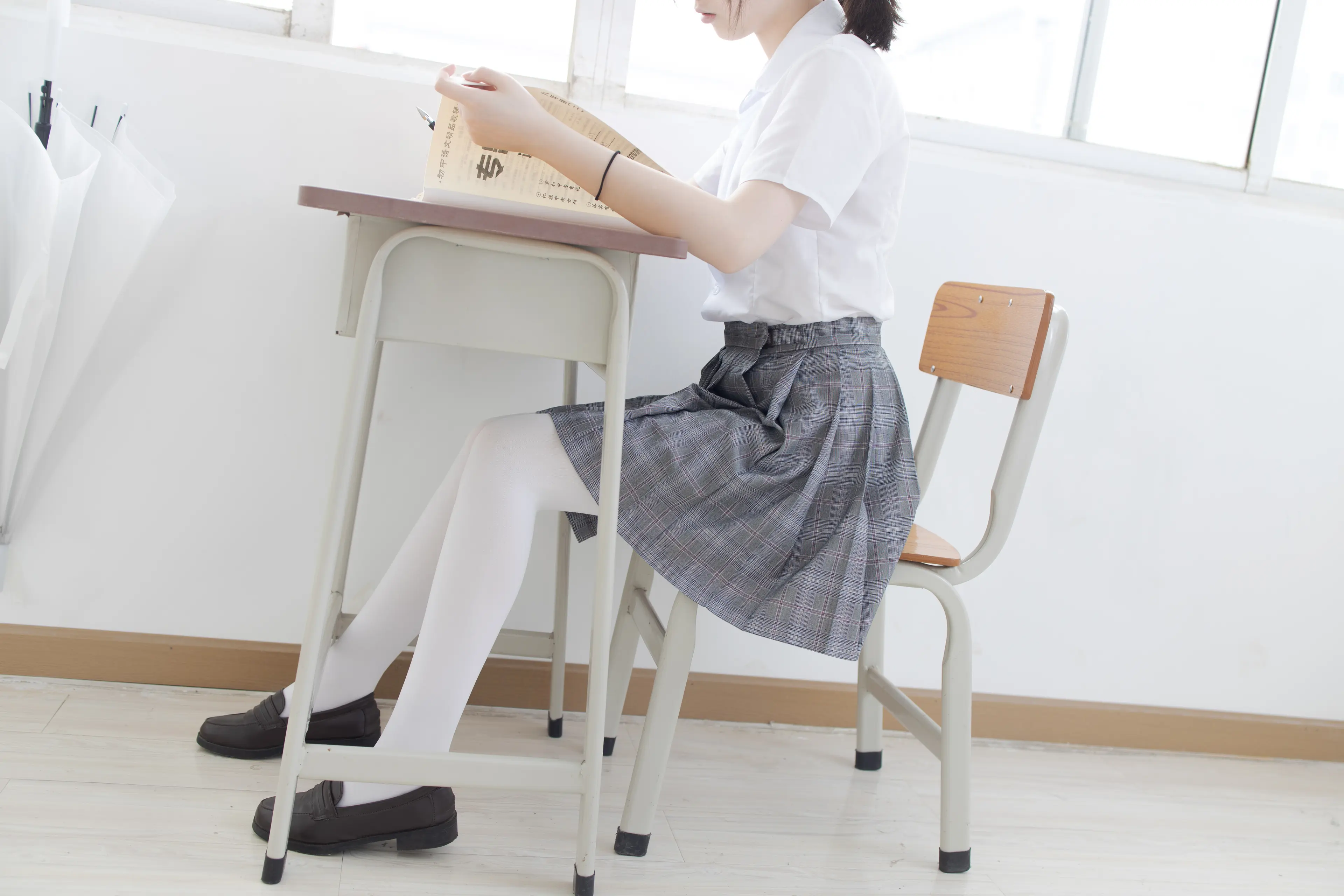 森萝财团 内部VIP系列 真空白丝 [150P]