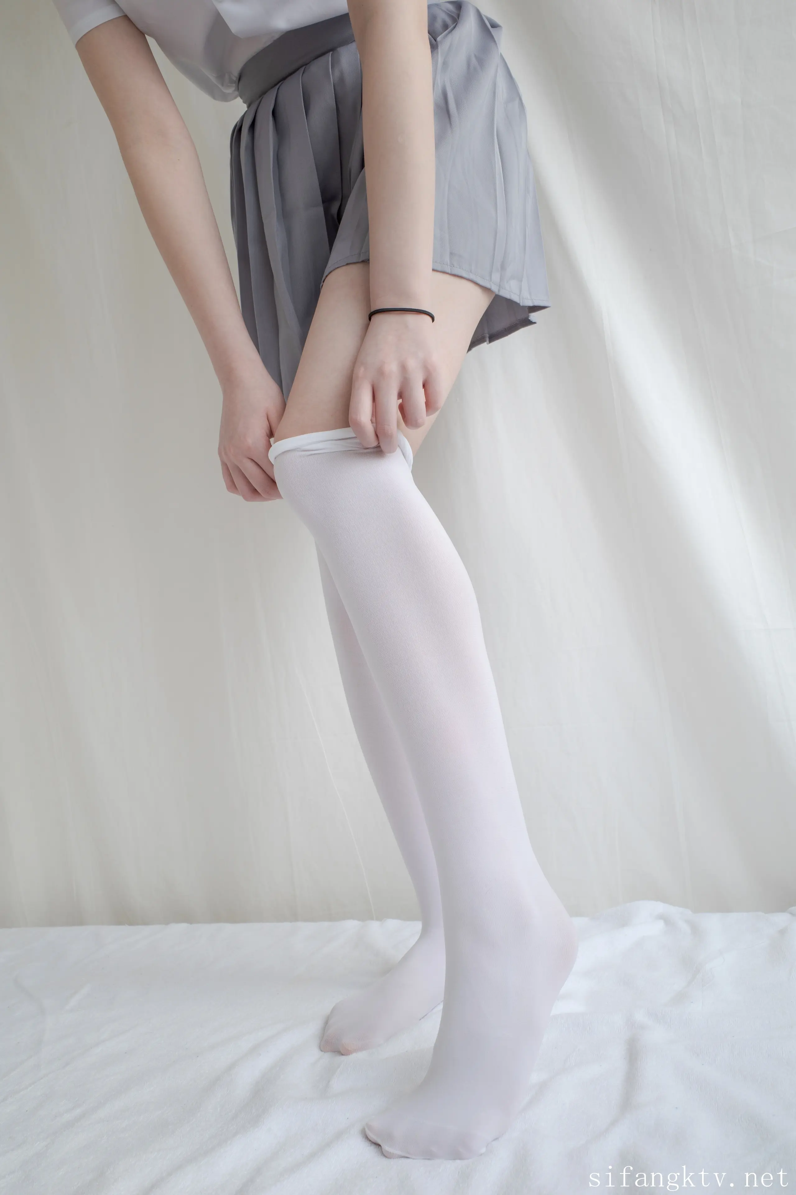 森萝财团 小糕 JK制服香蕉 [99P]