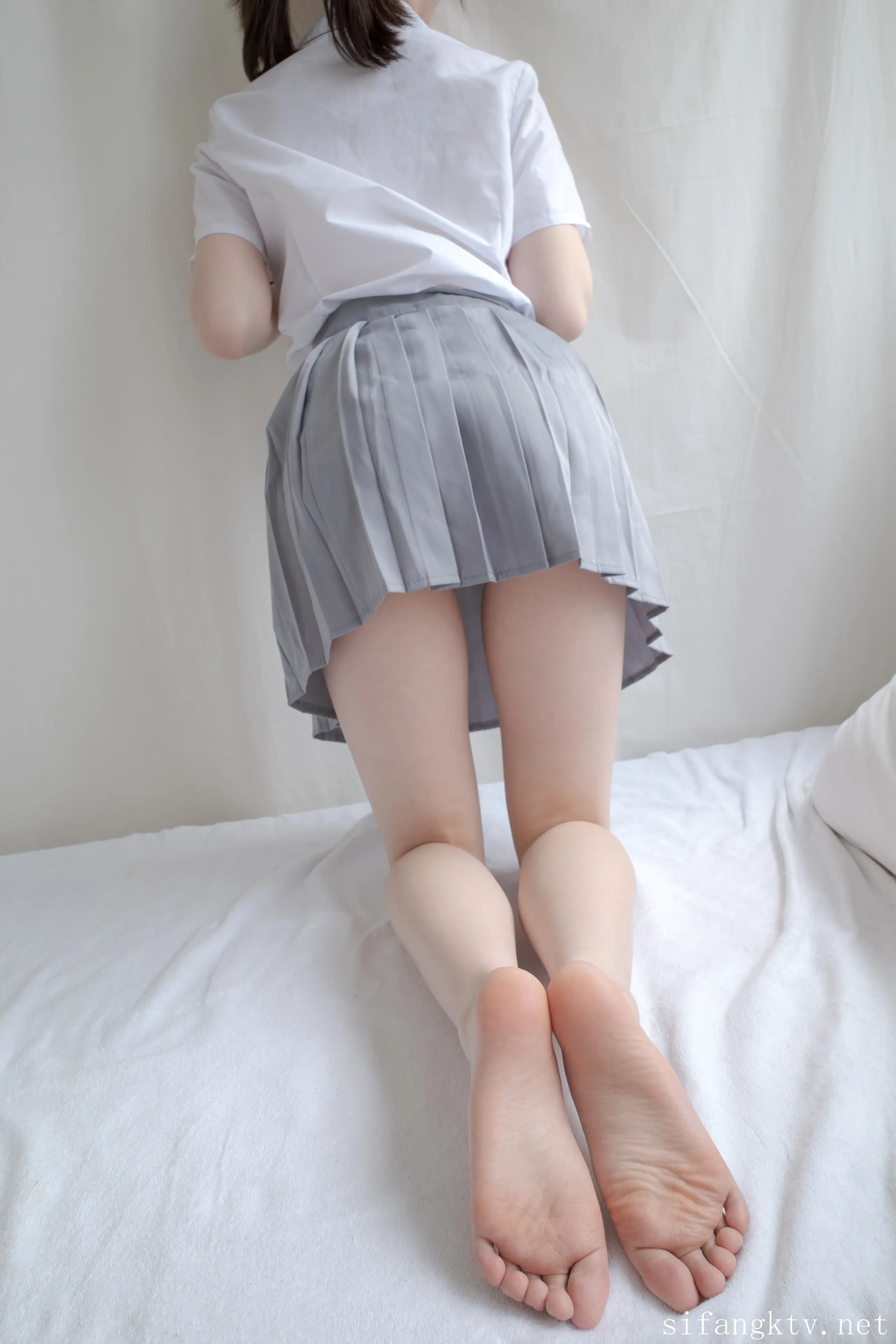 森萝财团 小糕 JK制服香蕉 [99P]