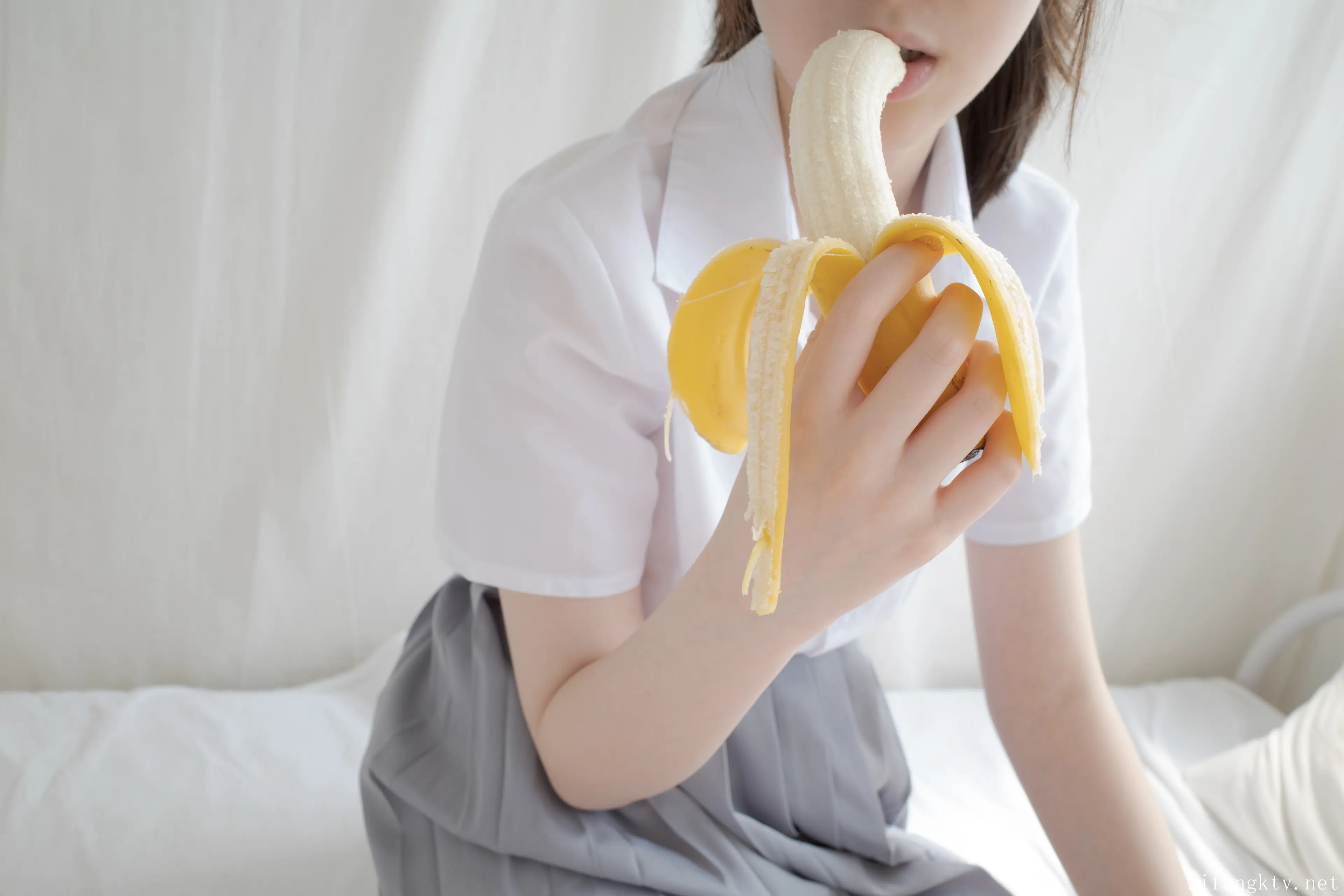 森萝财团 小糕 JK制服香蕉 [99P]