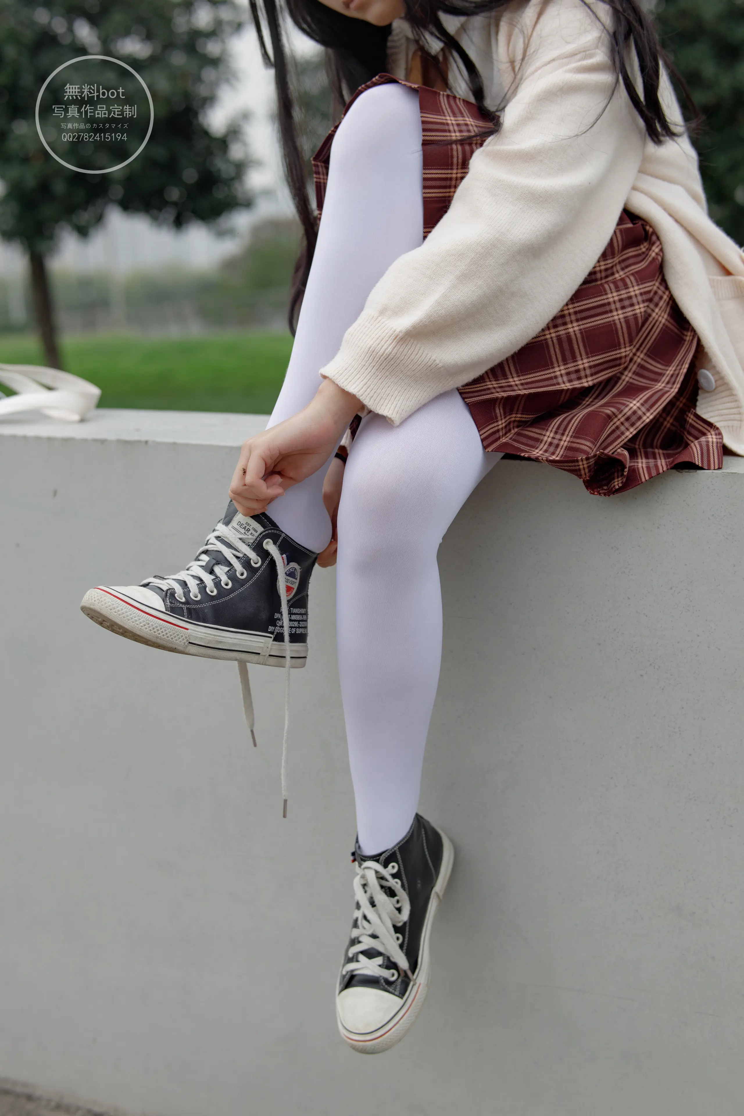 森萝财团 有料 依依 户外白丝JK制服 [90P]