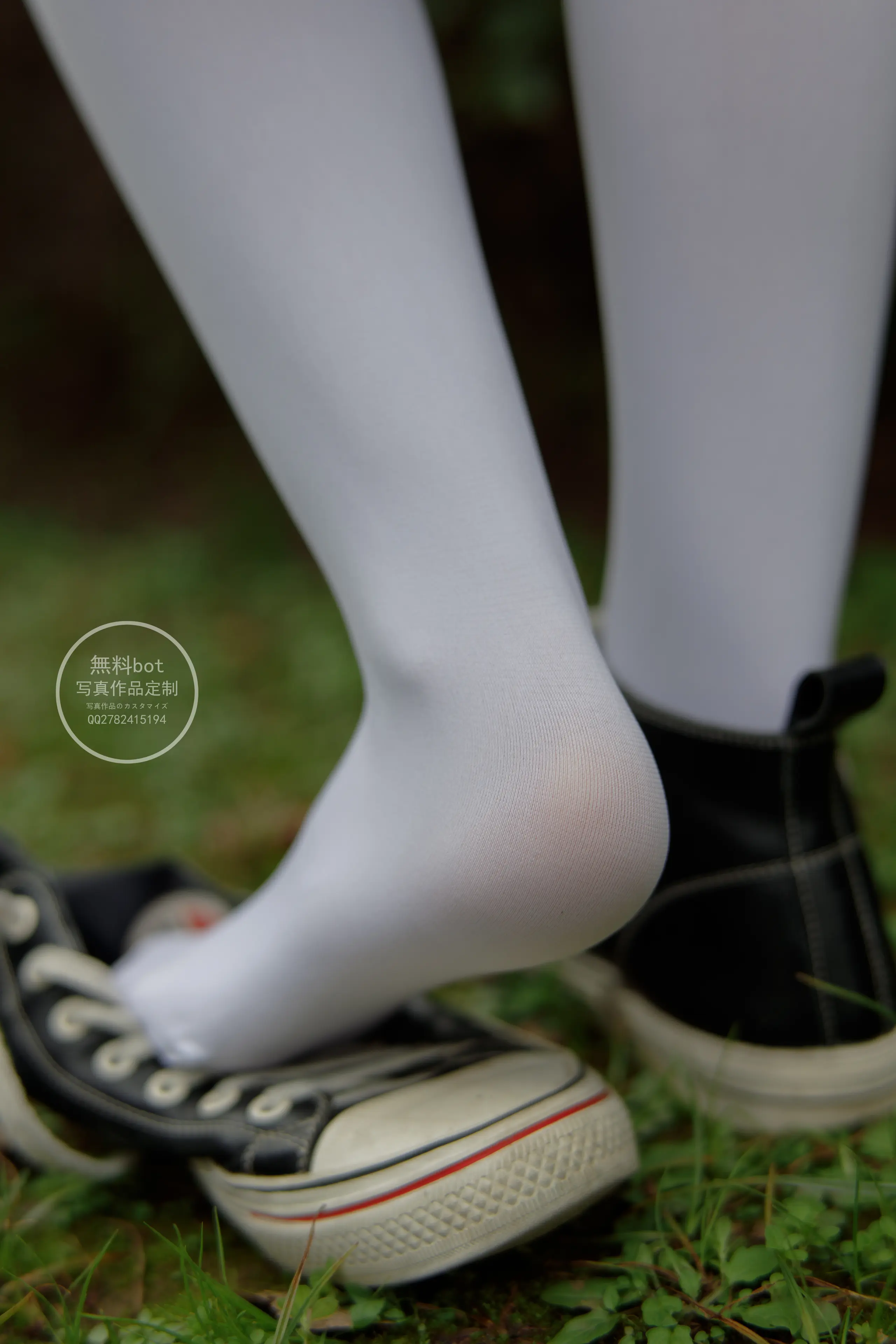 森萝财团 有料 依依 户外白丝JK制服 [90P]