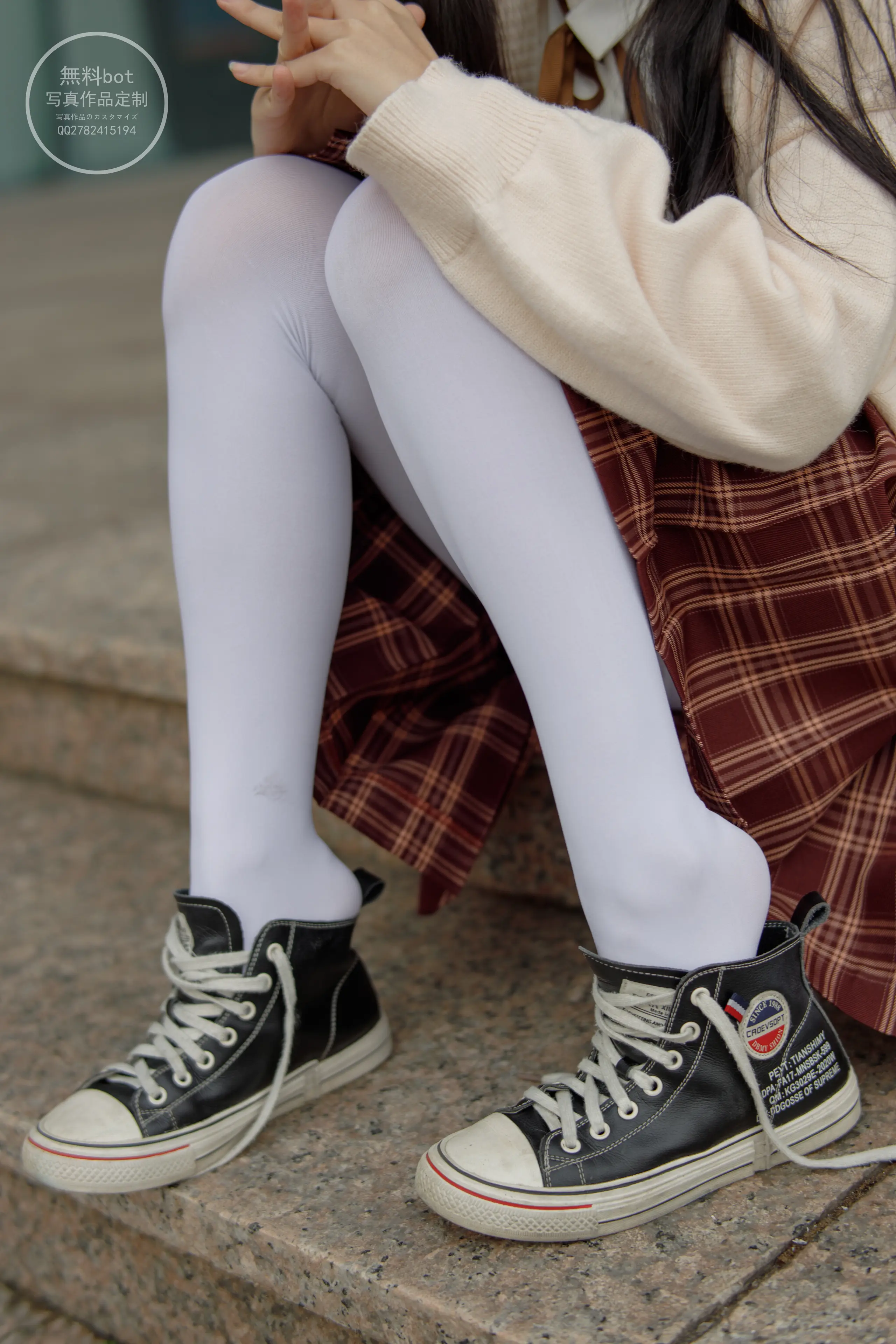 森萝财团 有料 依依 户外白丝JK制服 [90P]